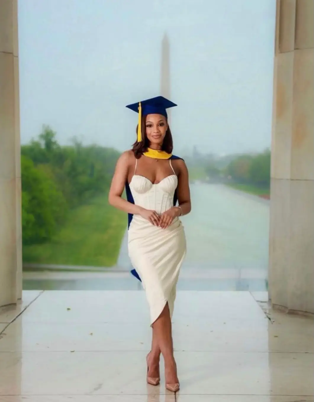 High Heel Girl Graduation Cake Topper With Glitter Grad Cap Diploma 2023 ❤