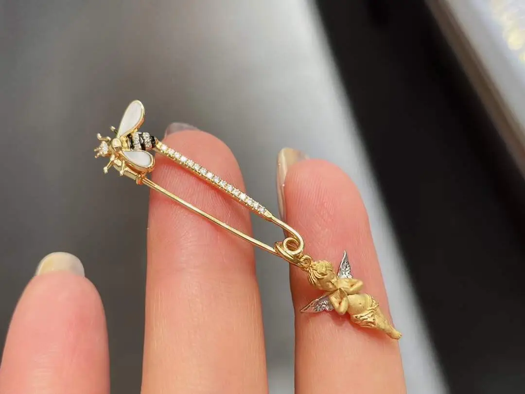 18 金 ダイヤモンドミツバチ🐝ブローチ 金 ブローチ+👼🏻 祈り の 天使  