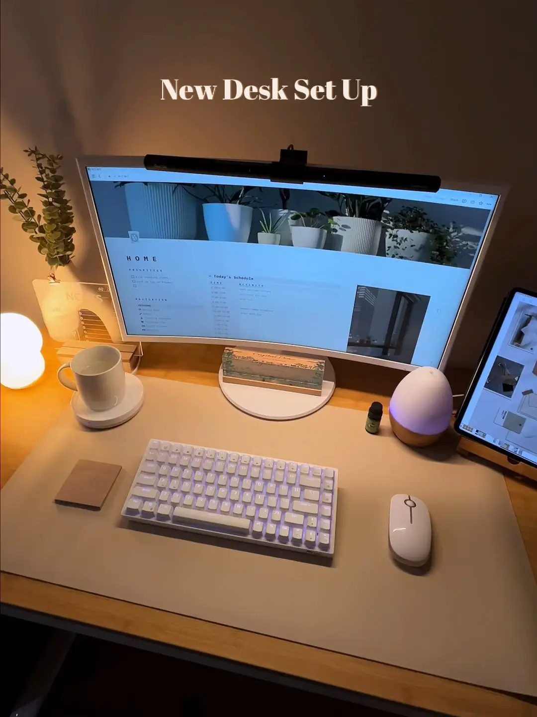 Desk Set Up | วิดีโอที่เผยแพร่โดย crystalmdiaz | Lemon8