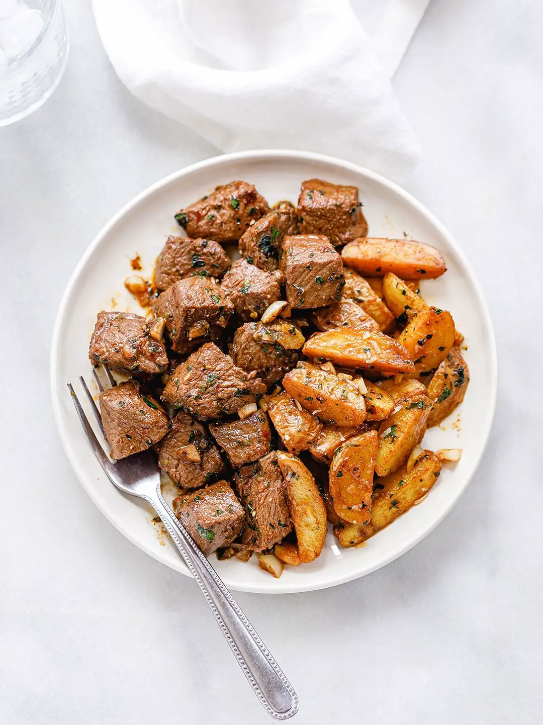 Garlic Butter Steak Bites and Potatoes Gallery posted by McKay🎀 Lemon8