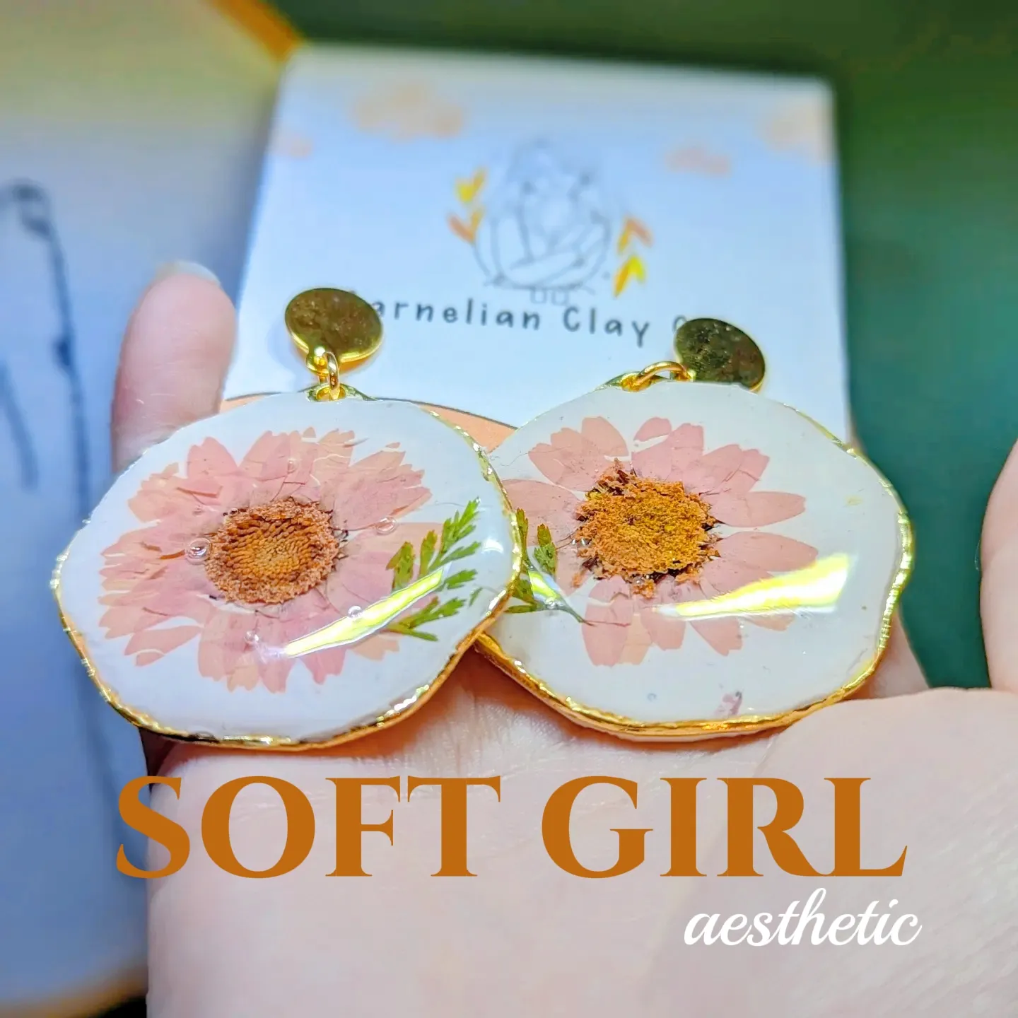 Dainty Daisy Stud Earrings – Gracefulandco