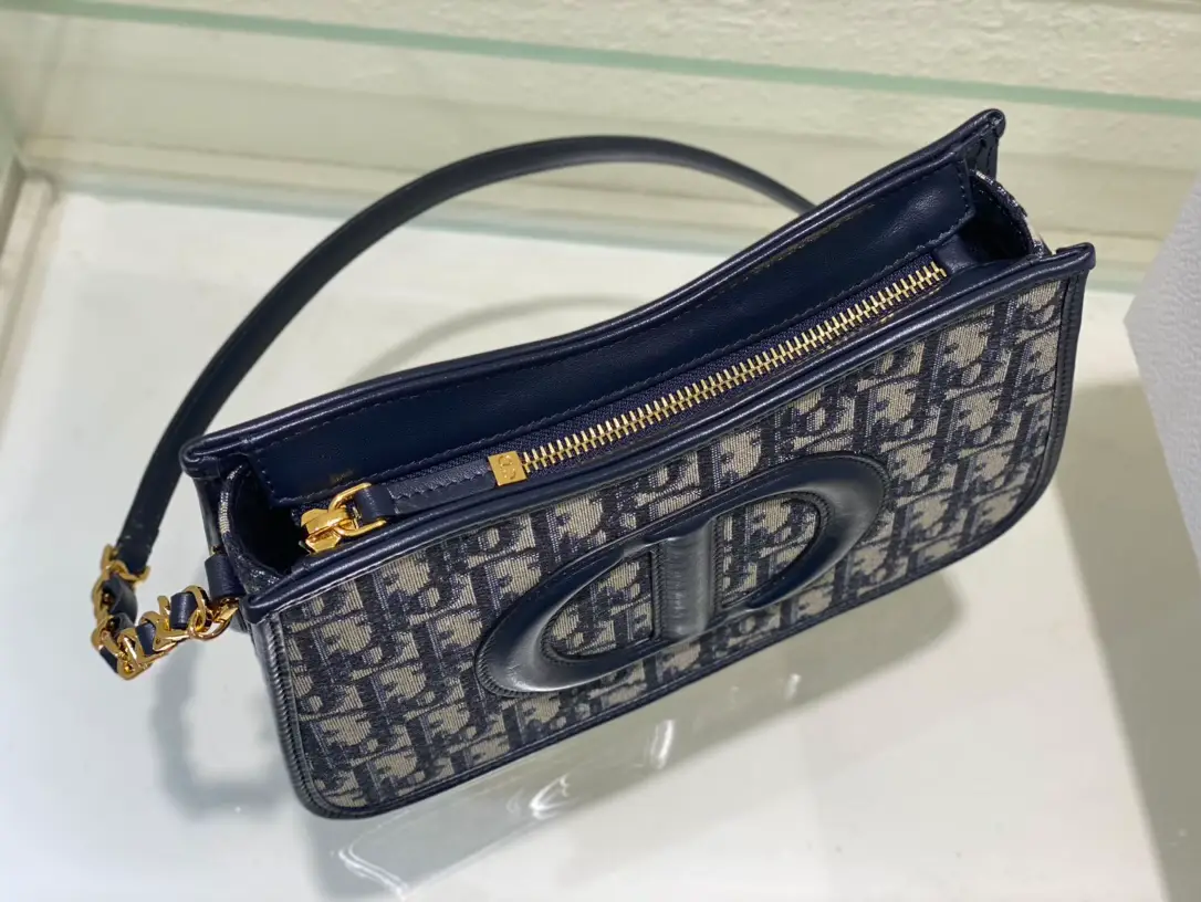 🇲🇾Embark on a stylish journey with Dior Pouch!, Gallery posted by PM  TEAM