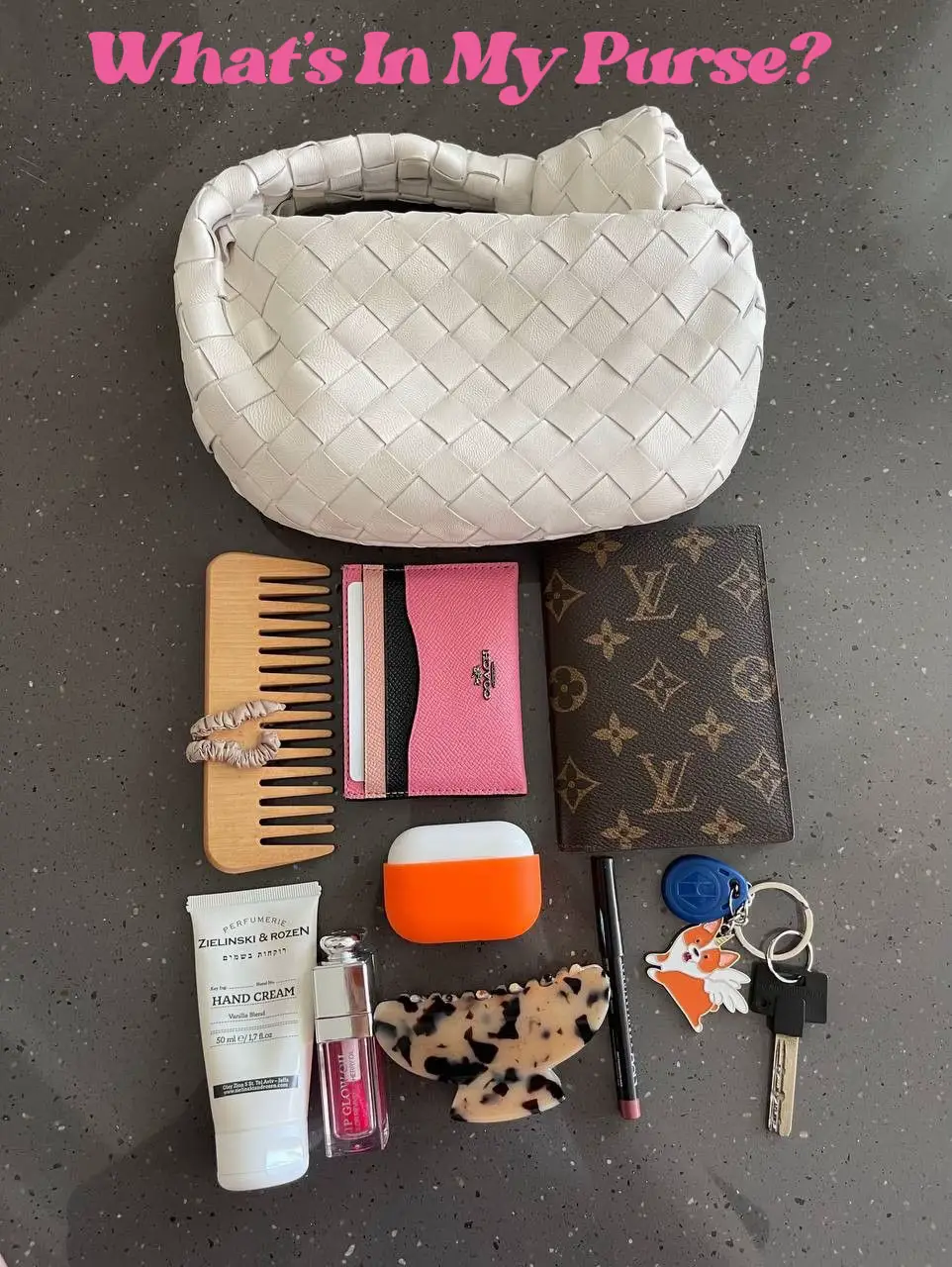 What's In My Purse?, Gallery posted by Dajanae V