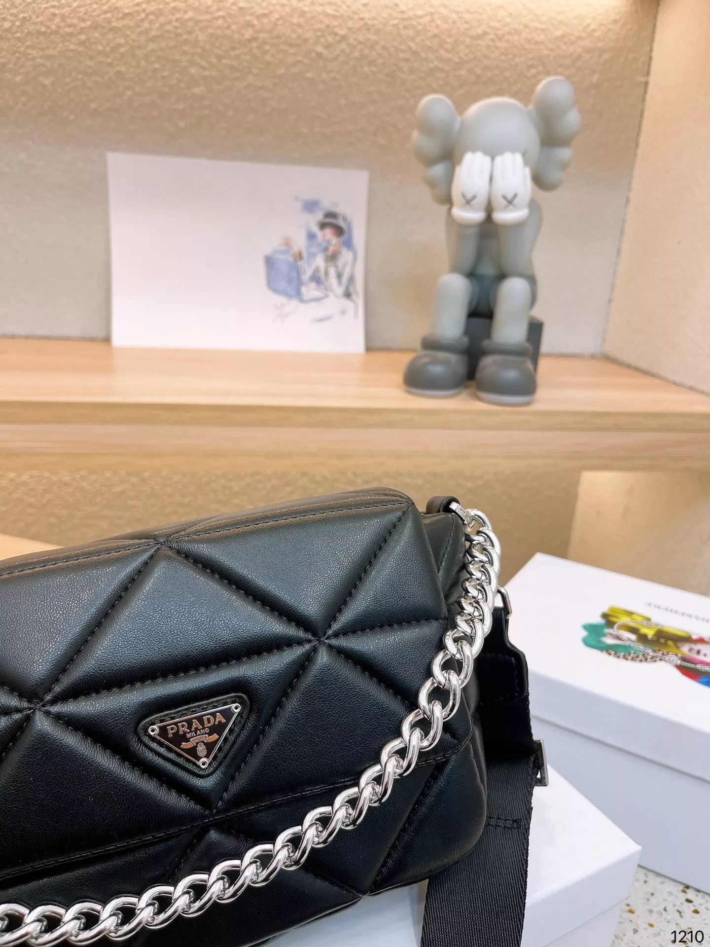 PRADA プラダ　トライアングル　三角プレート　チョコレート　38 1/2 黒 PRADA プラダトライアングル三角プレートチョコレート38 1/2 黒