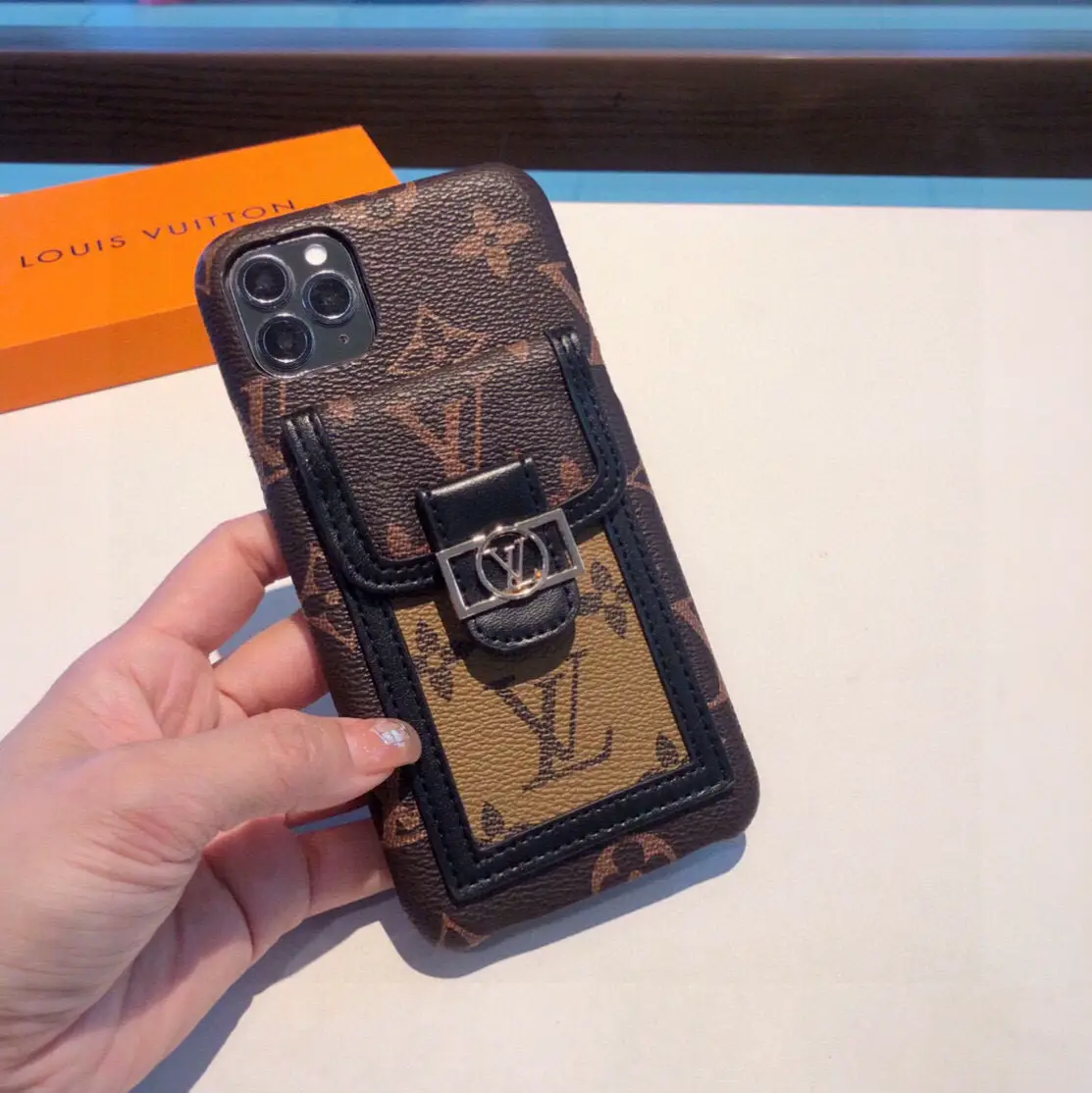 Louis Vuitton Cute iPhone 15 mobile phone cover case