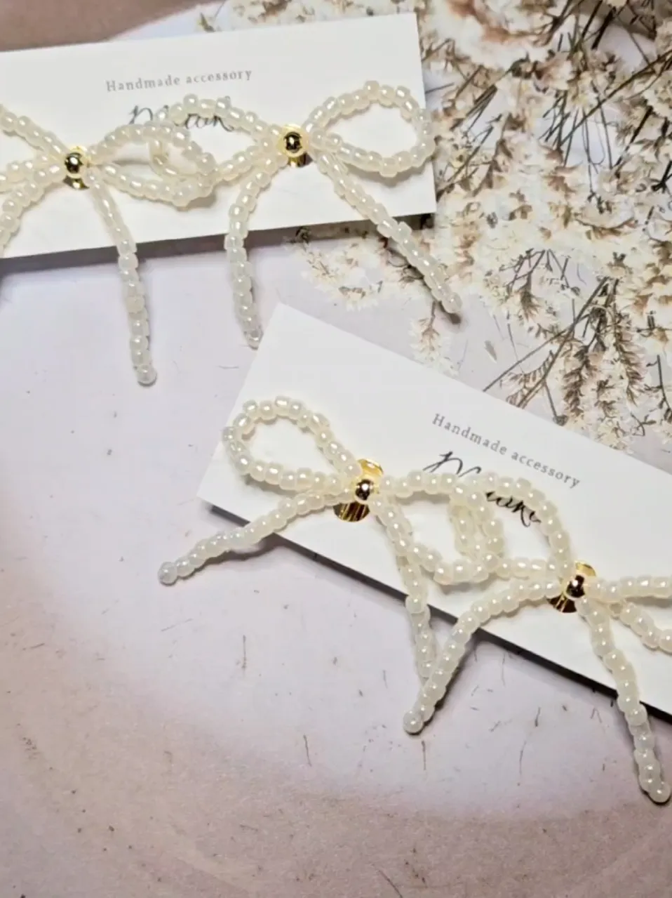 新作♡ いちごとチェリーの刺繍たらりんリボン