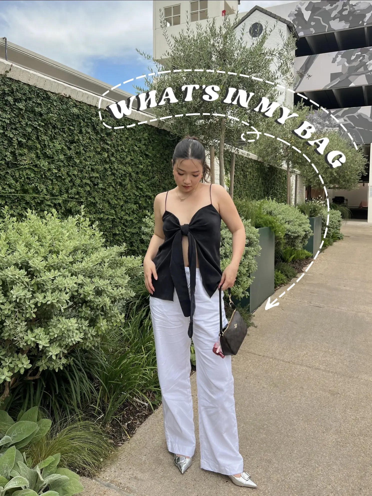 WHAT FITS? Coach cherry belt bag 🍒 (What's in my bag?) 