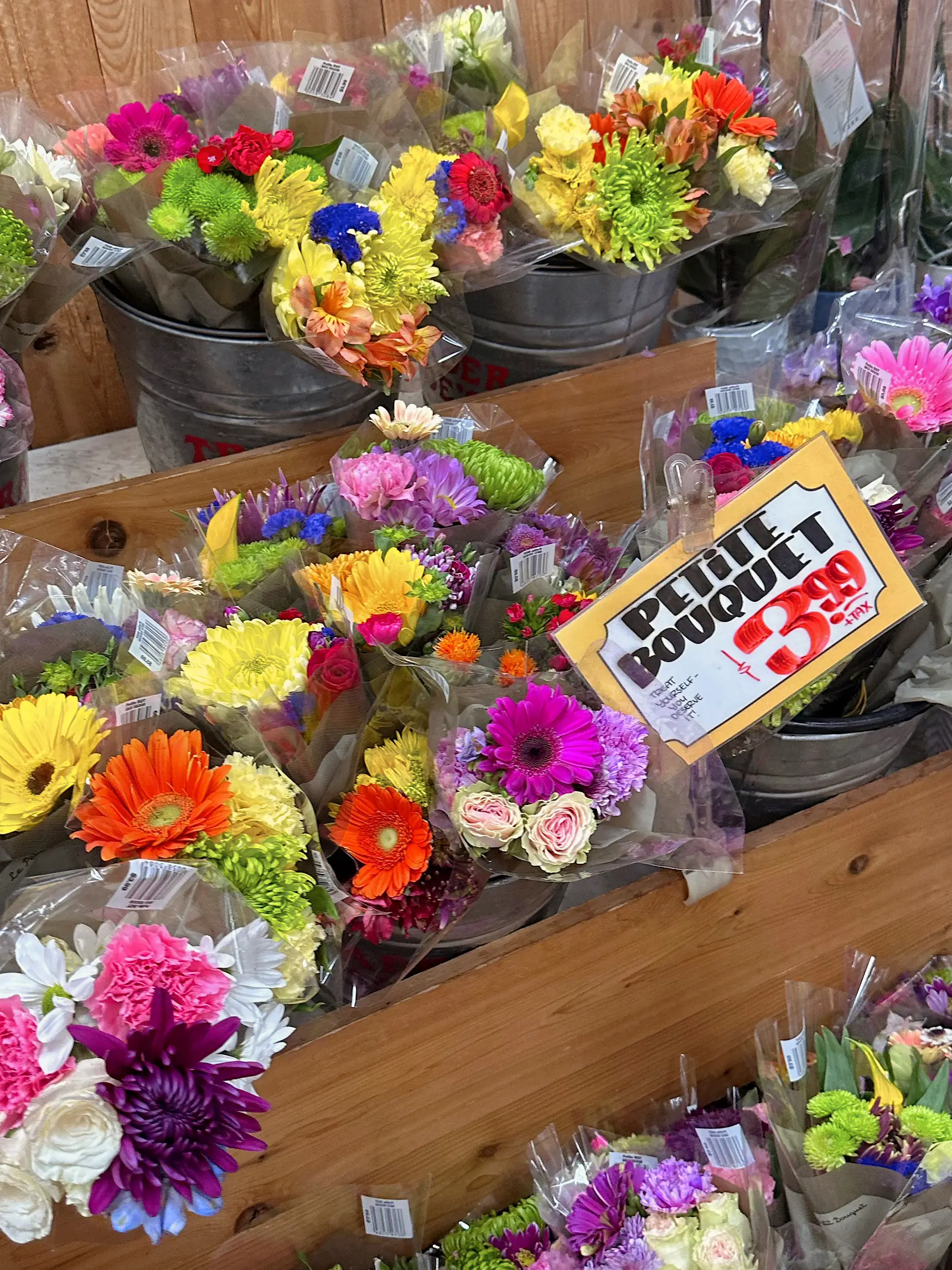 Trader Joe's Petite Bouquet Cut Flowers