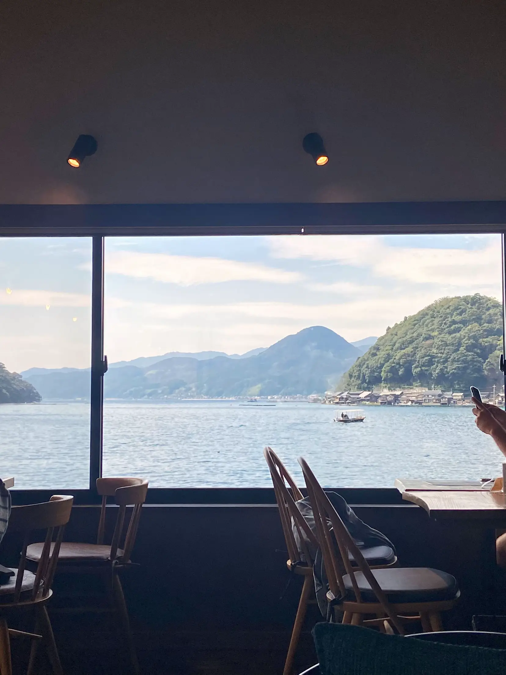 【海が目の前!!伊根の舟屋を一望できるカフェ】INE CAFE 京都 伊根 | nio 関東グルメが投稿したフォトブック | Lemon8