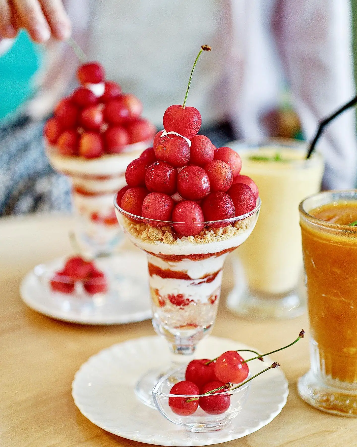 さくらんぼ🍒たっぷり❗️果物問屋さんのコスパ最高パフェ