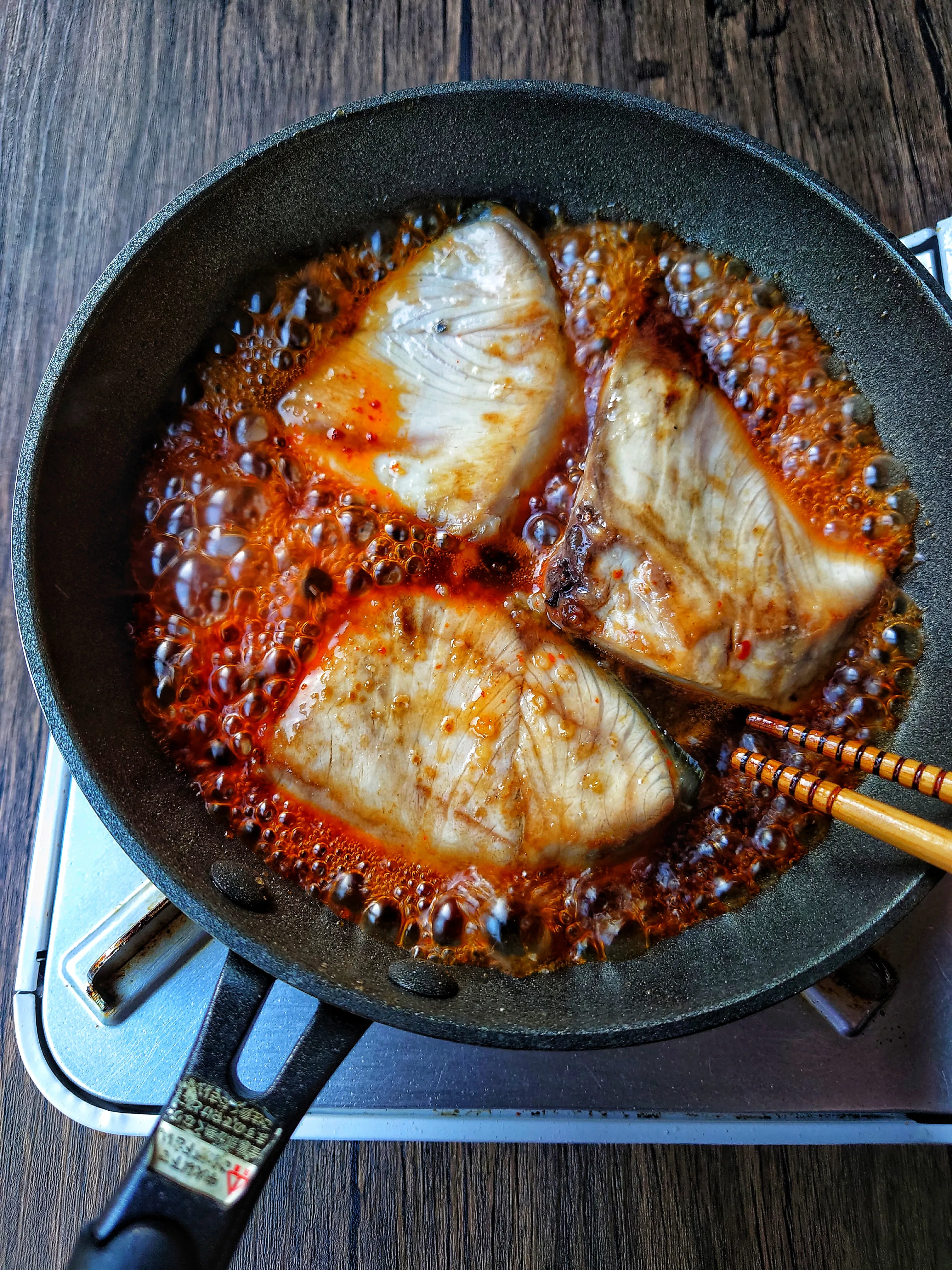 コチジャン漬け込ん 肉 ストア フライパンで焼く