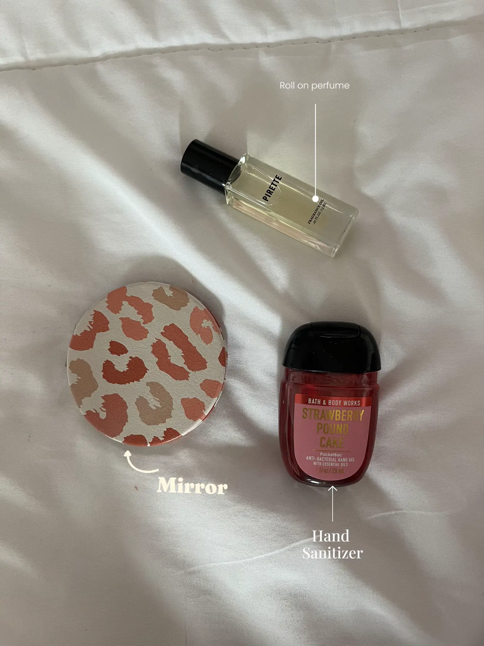 What’s in my essentials bag!🫶 Gallery posted by Hayden Faccio Lemon8