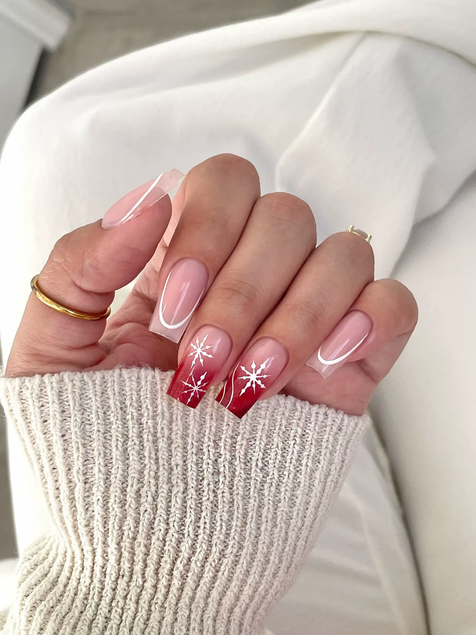 Christmas Nail Inspo: Stunning Acrylic Designs On Tiktok - 3mulnd4