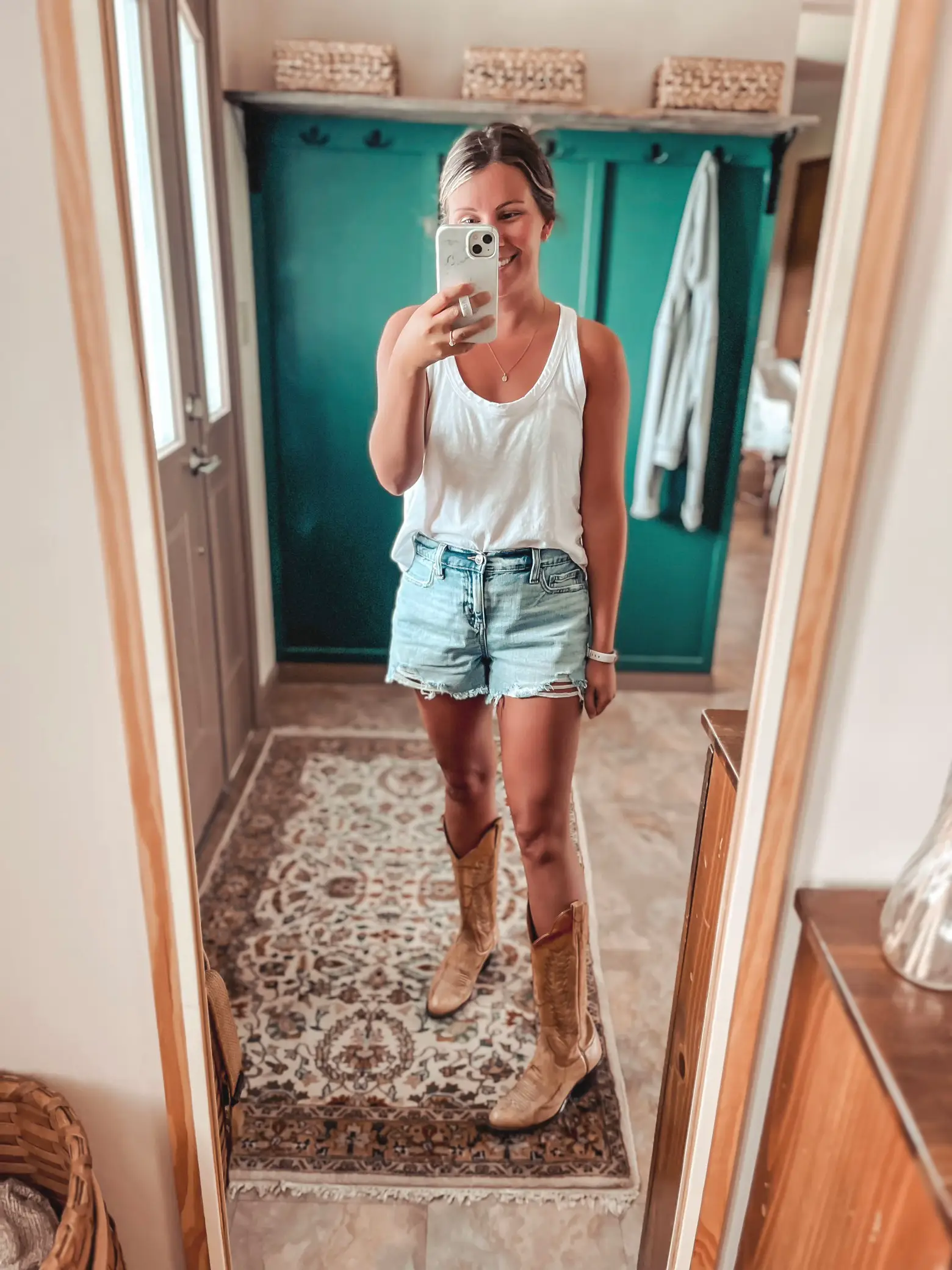 3 Ways I'm Wearing Cowboy Boots & Jeans Now - The Mom Edit