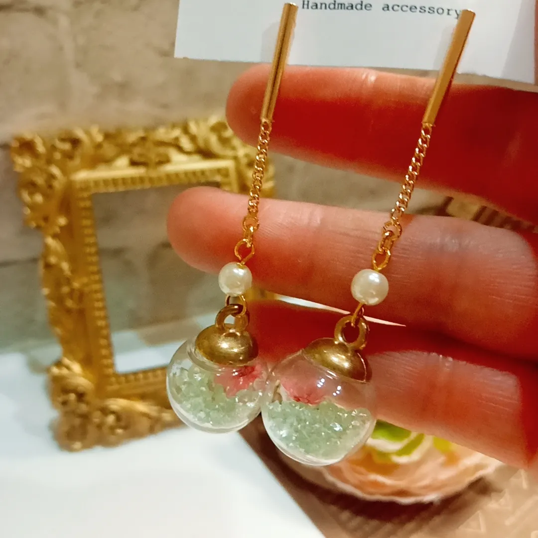 フラワー入り?ガラスドームピアス? | ❥·・Rin*rin *⑅♥︎が投稿 