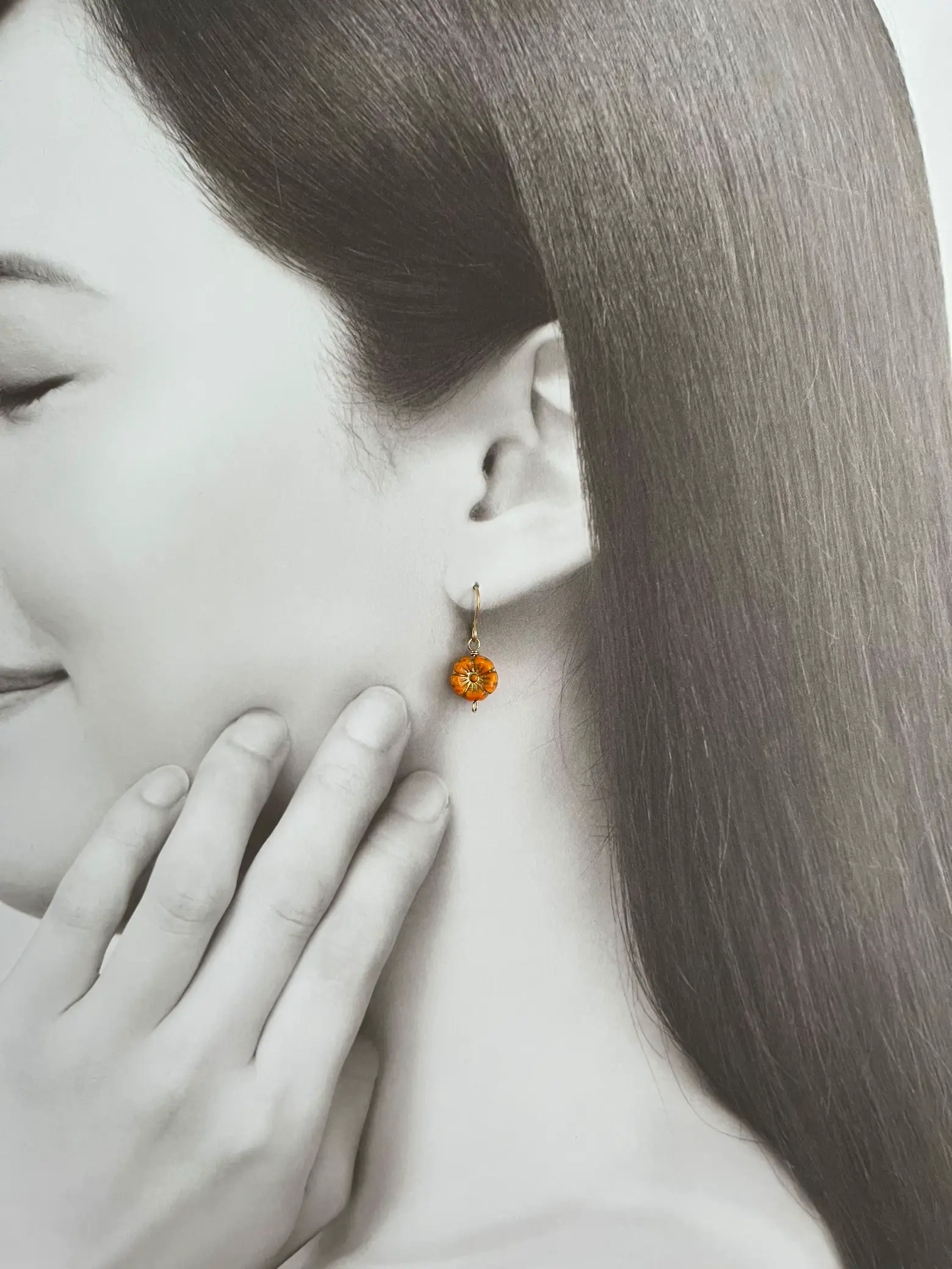 チェコビーズのお花ピアス🌸 | nifee（にふぇー）が投稿したフォト  