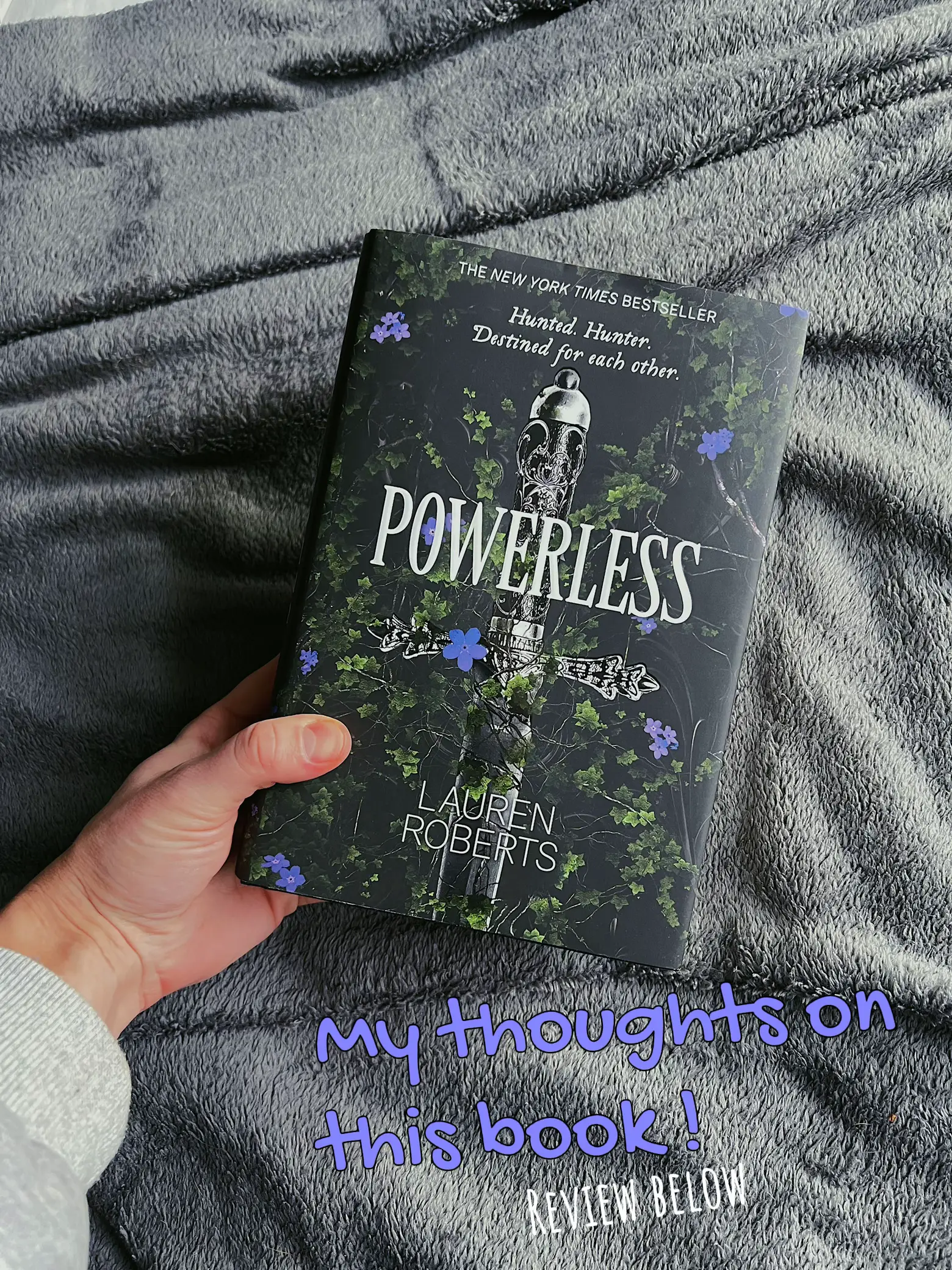 reading POWERLESS by Lauren Roberts ✨ READING VLOG & BOOK REVIEW ✨ spoiler  free 