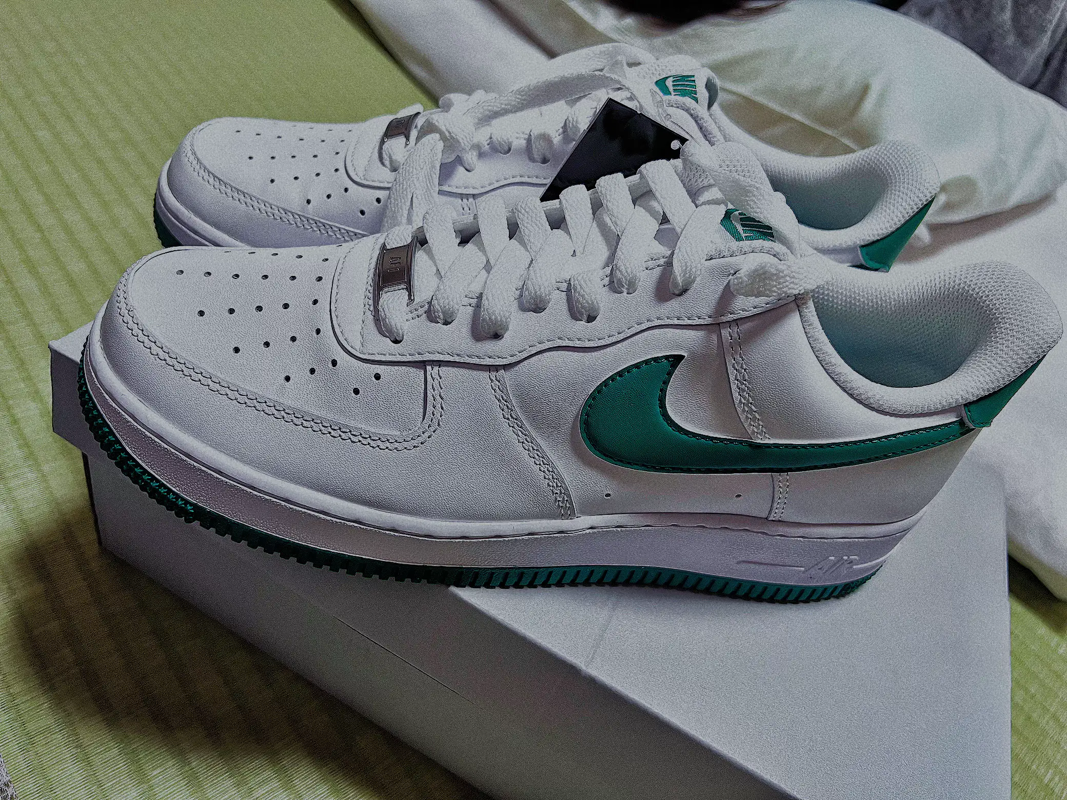 Nike Air Force 紛らわしく 1 ホワイト ラインストーンアレンジ！