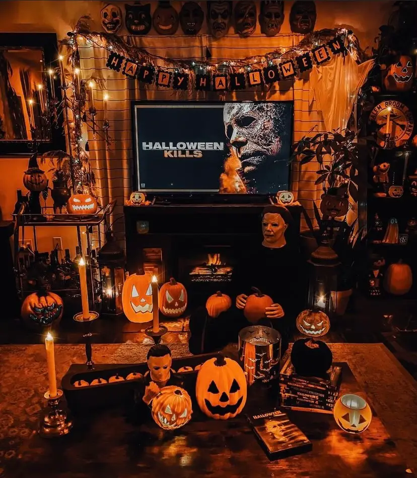 halloween-date-night-ideas-gallery-posted-by-savannah-lemon8