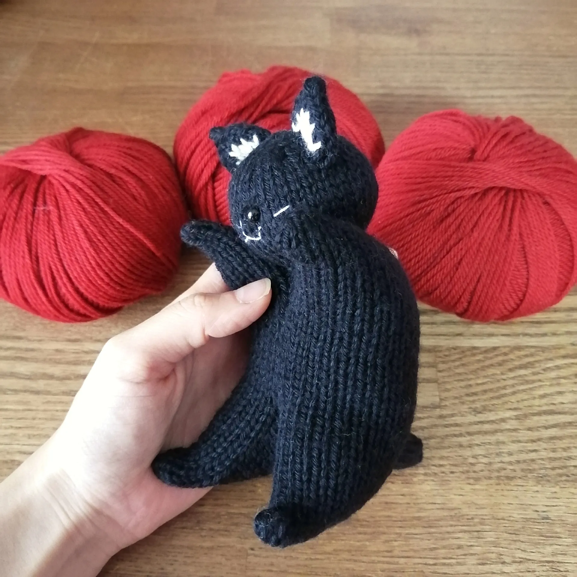ハンドメイド かぎ針編み ミニトマト 鉢植え 猫車ネコ 白ねこ 黒ねこ