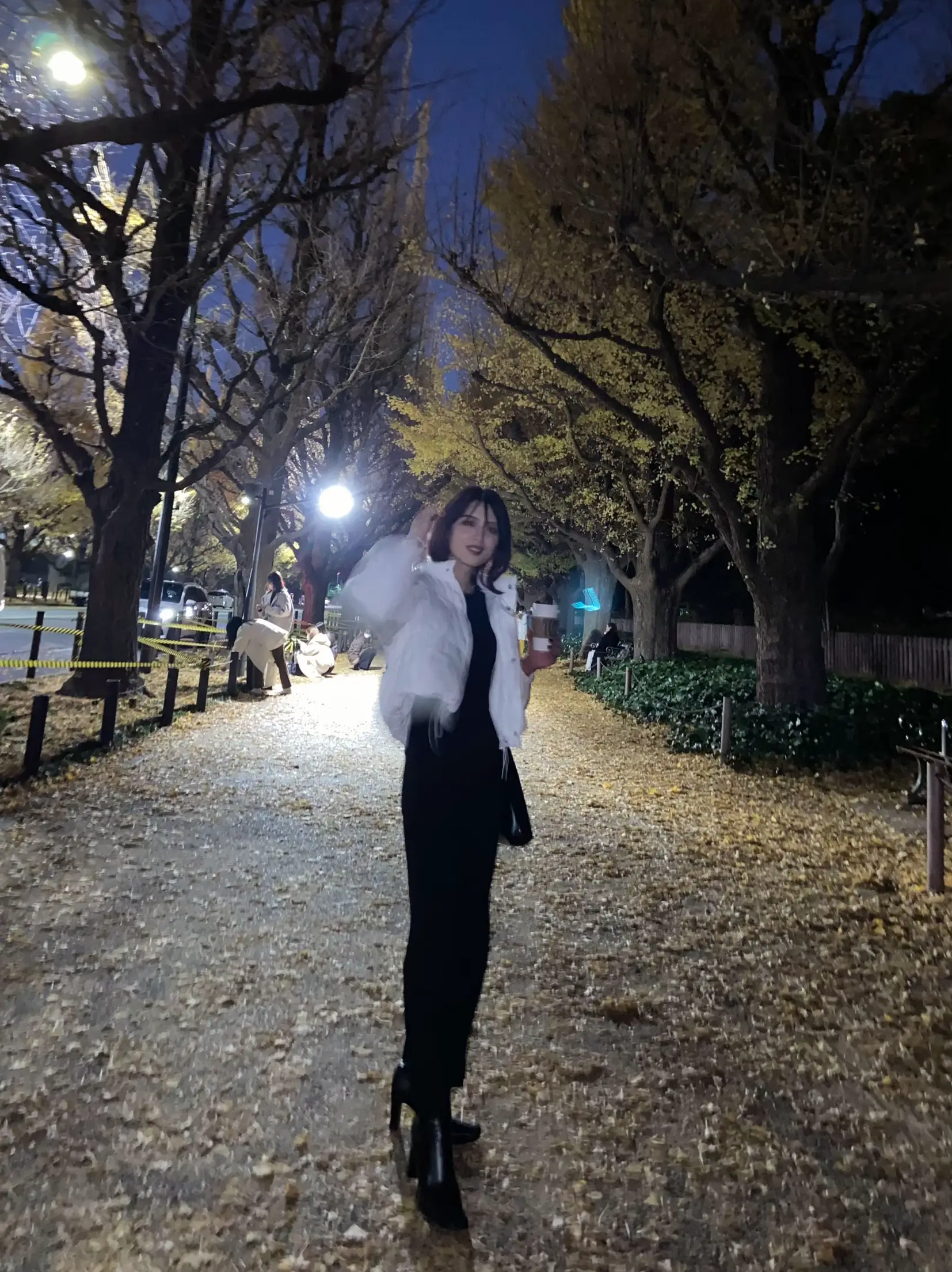 白ダウンで華やかに⛄️style UPコーデ✨】 | ami?が投稿したフォト 