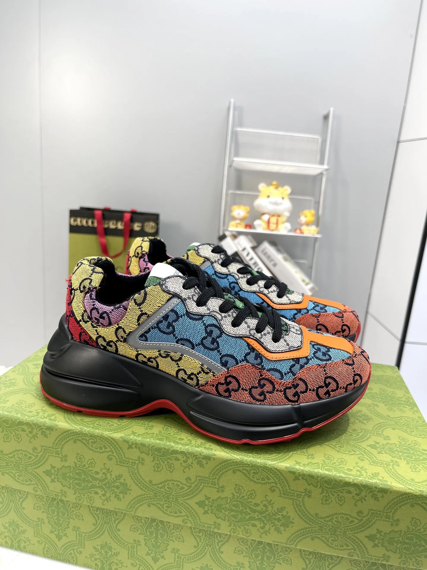 Gucci deals shoes colorful