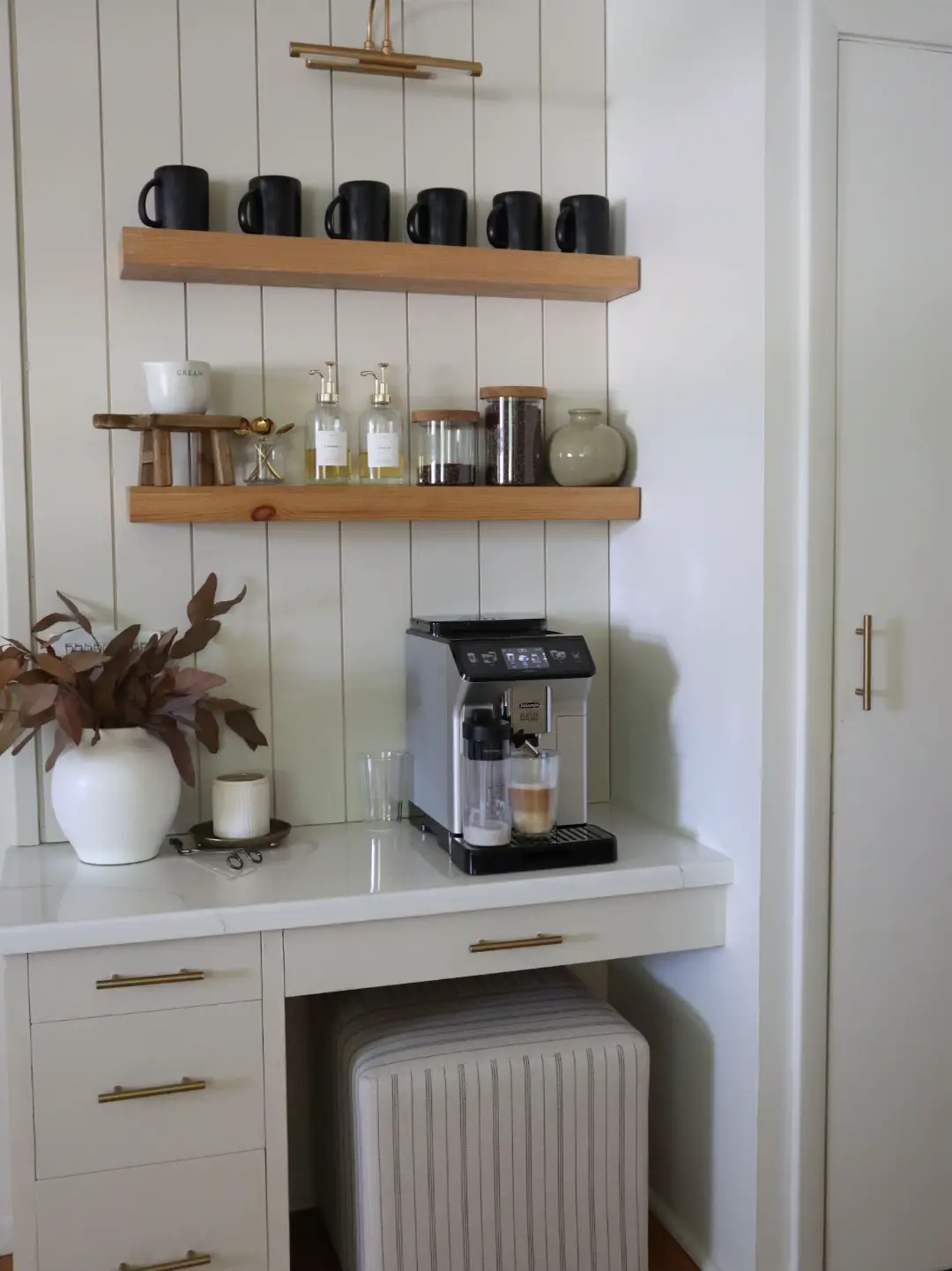 I created a COFFEE AND BREAKFAST CORNER in MY KITCHEN easily by upgrading  an IKEA shelving unit ☕🥐🌞 