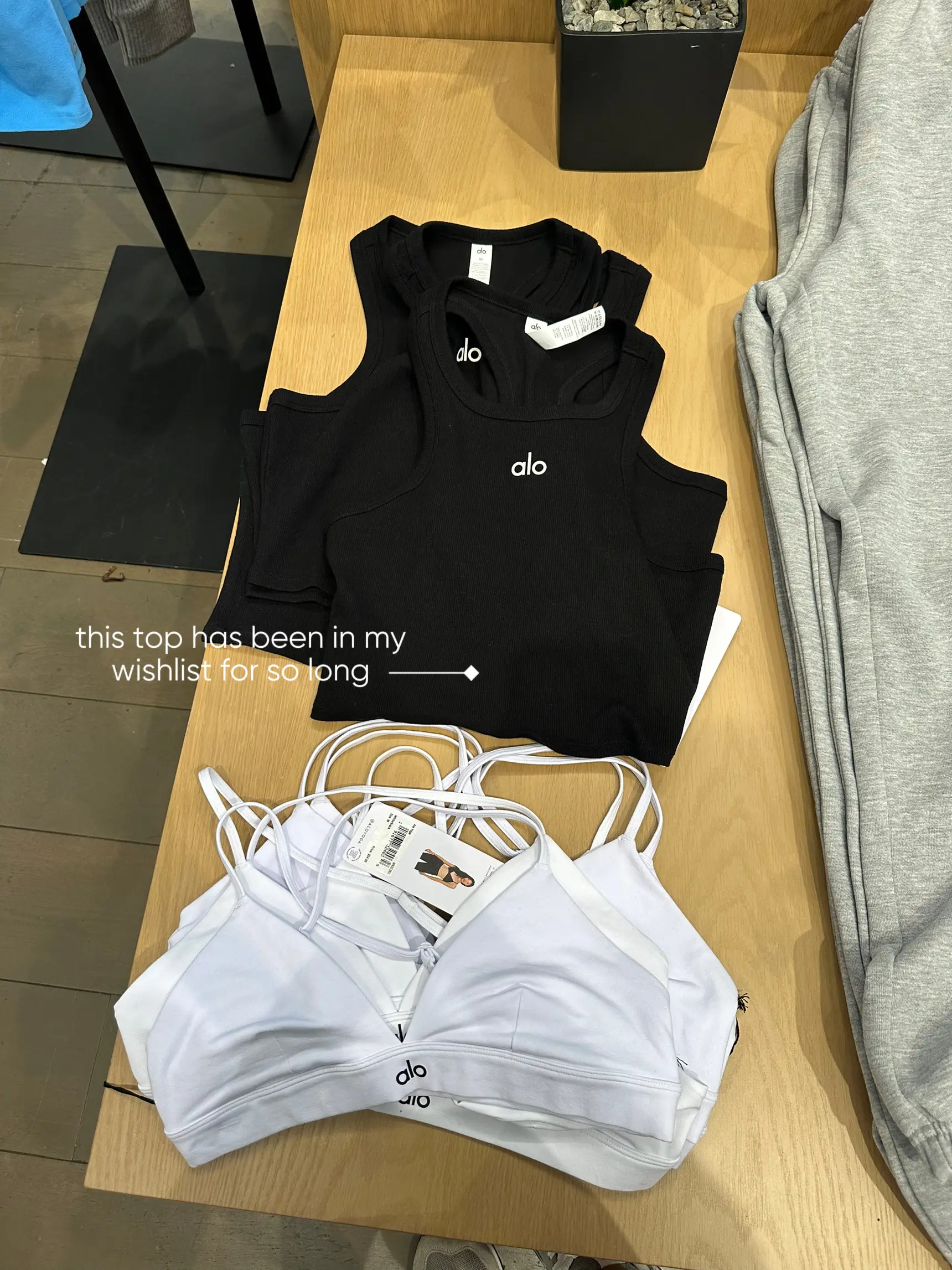 ALO YOGA SOHO TRY-ON HAUL, Gallery posted by Valeria Redher