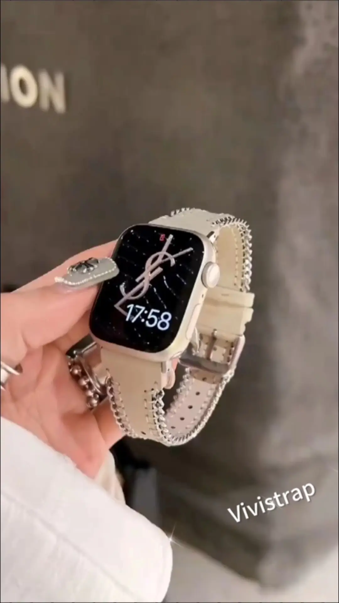 1704 Apple Watch エルメスseries8 シリーズ8 シルバー