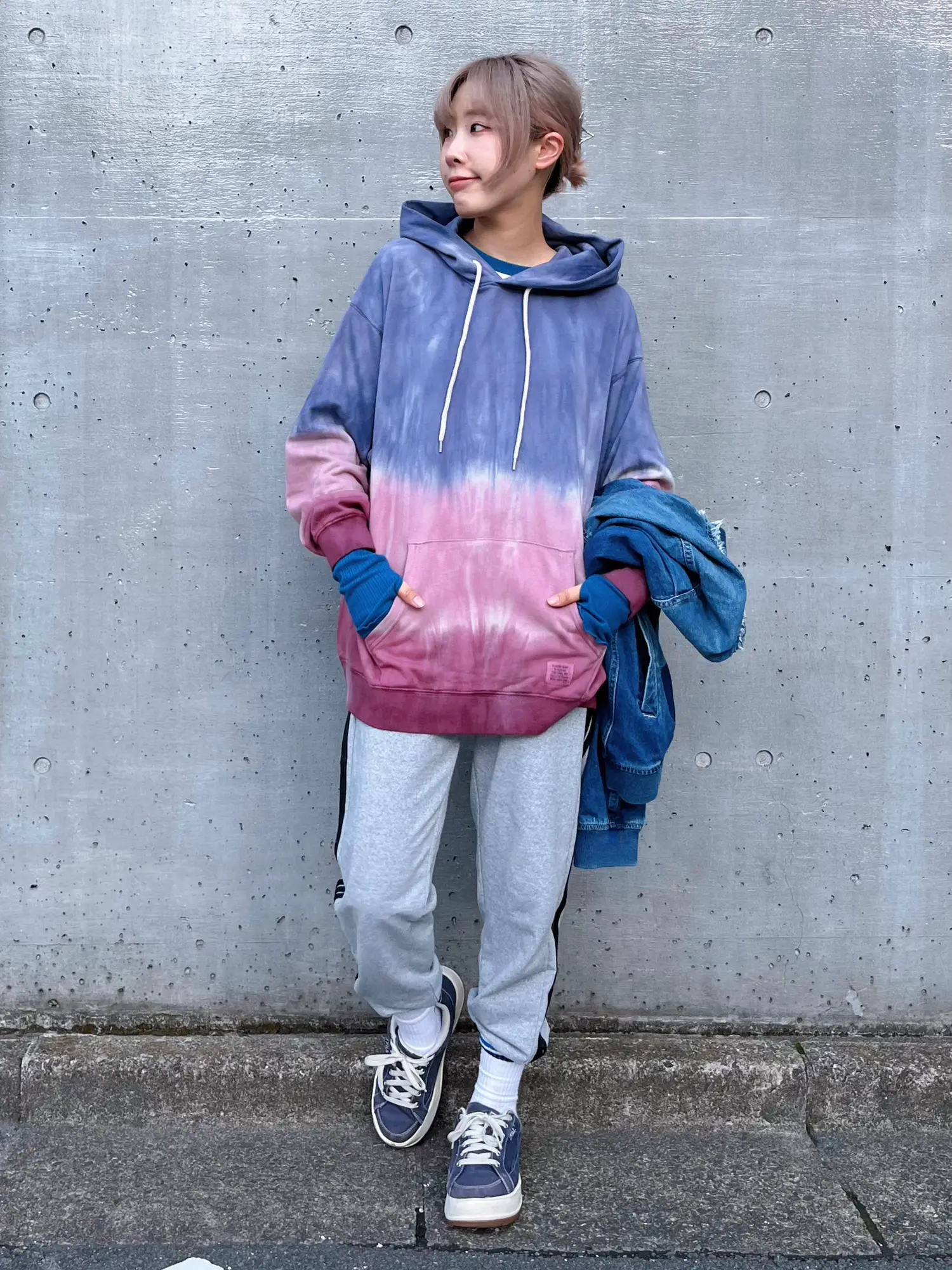 OOTD】秋でもカラーが着たい私の「まろやかタイダイパーカーコーデ