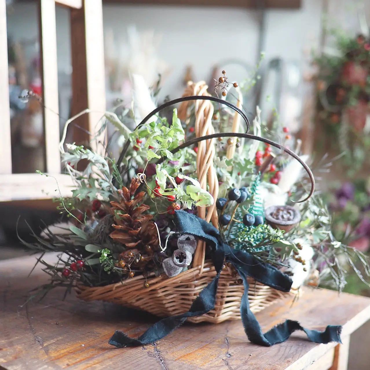 Christmas Basket Arrangement🎄 | Gallery posted by atelier.an | Lemon8