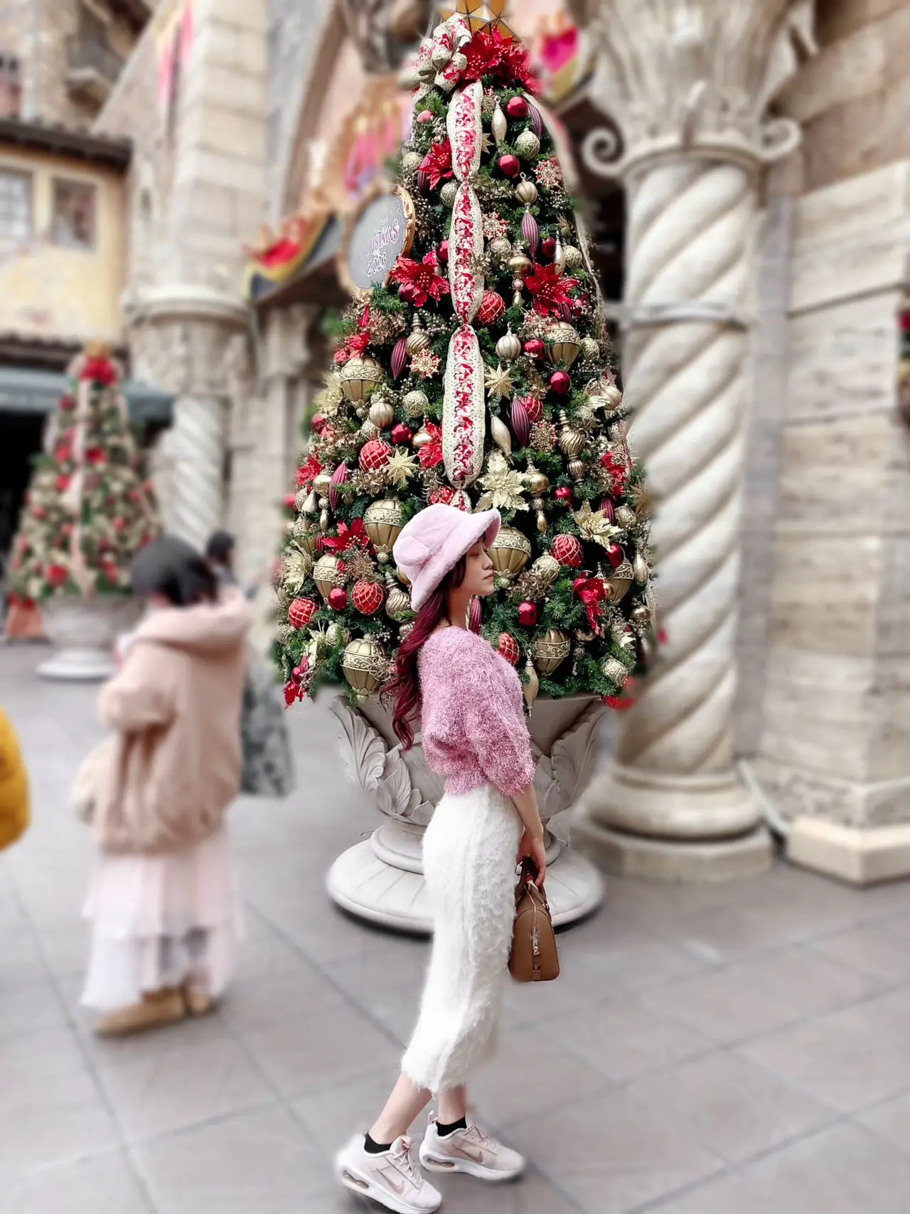 東京ディズニー】クリスマスディズニーが可愛すぎる🎄🎅 | koharu｜映えスポット🕊が投稿したフォトブック | Lemon8