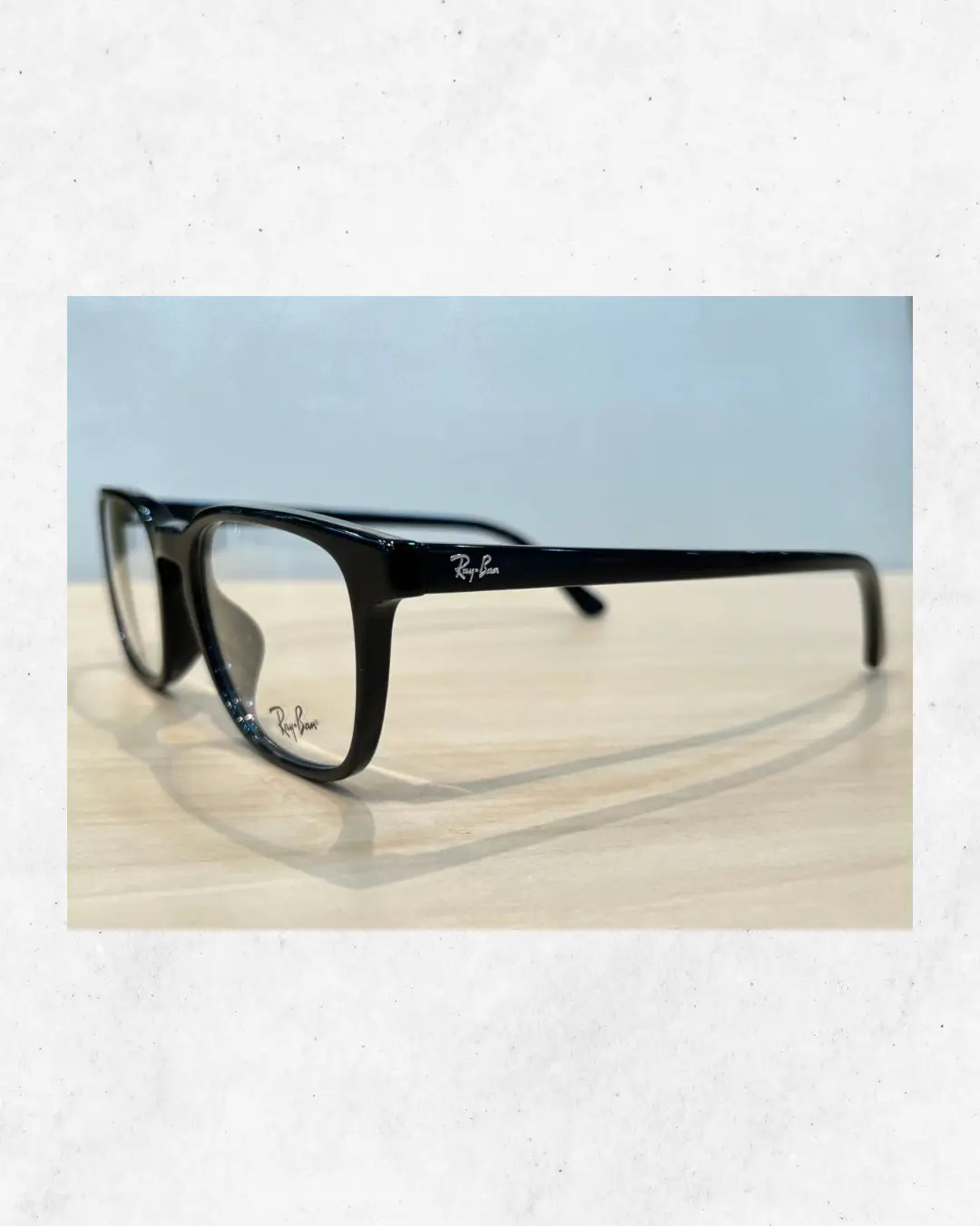 レイバンRB5418F四角型丸みありのNEW黒縁メガネです。 | メガネのサトーが投稿したフォトブック | Lemon8