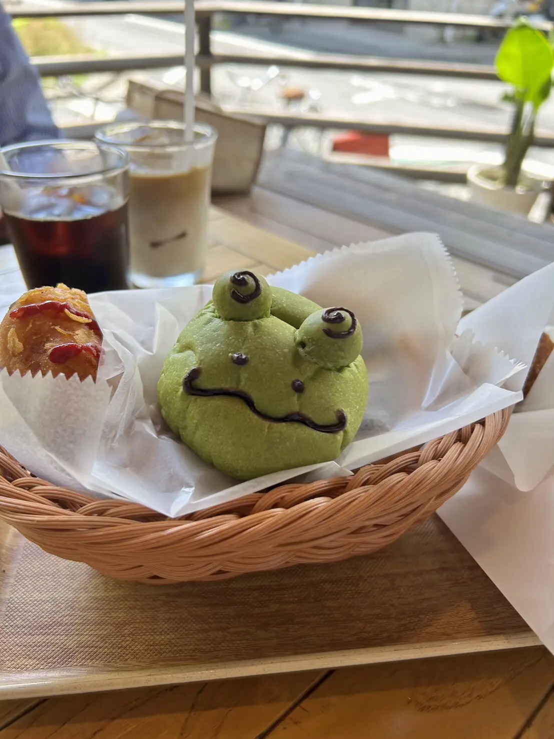 クマ🐻‍カエル🐸うさぎ🐰人参🥕パンが買える可愛いパン屋さん📍日暮里 | 華が投稿したフォトブック | Lemon8