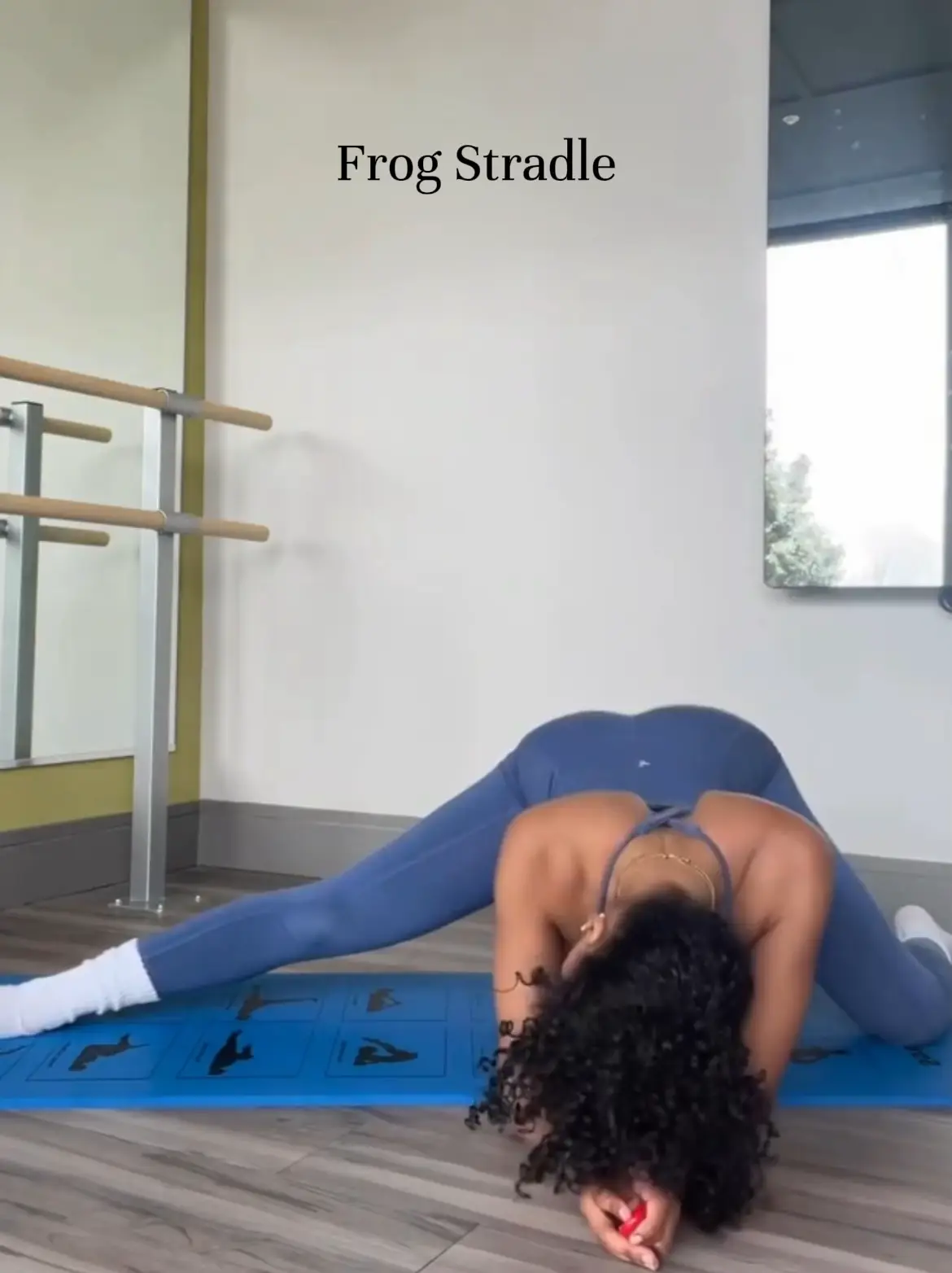 Julia yoga. Splits exercise legs & feet. Flexibility yoga. Contortion  workout Stretch Middle Splits 