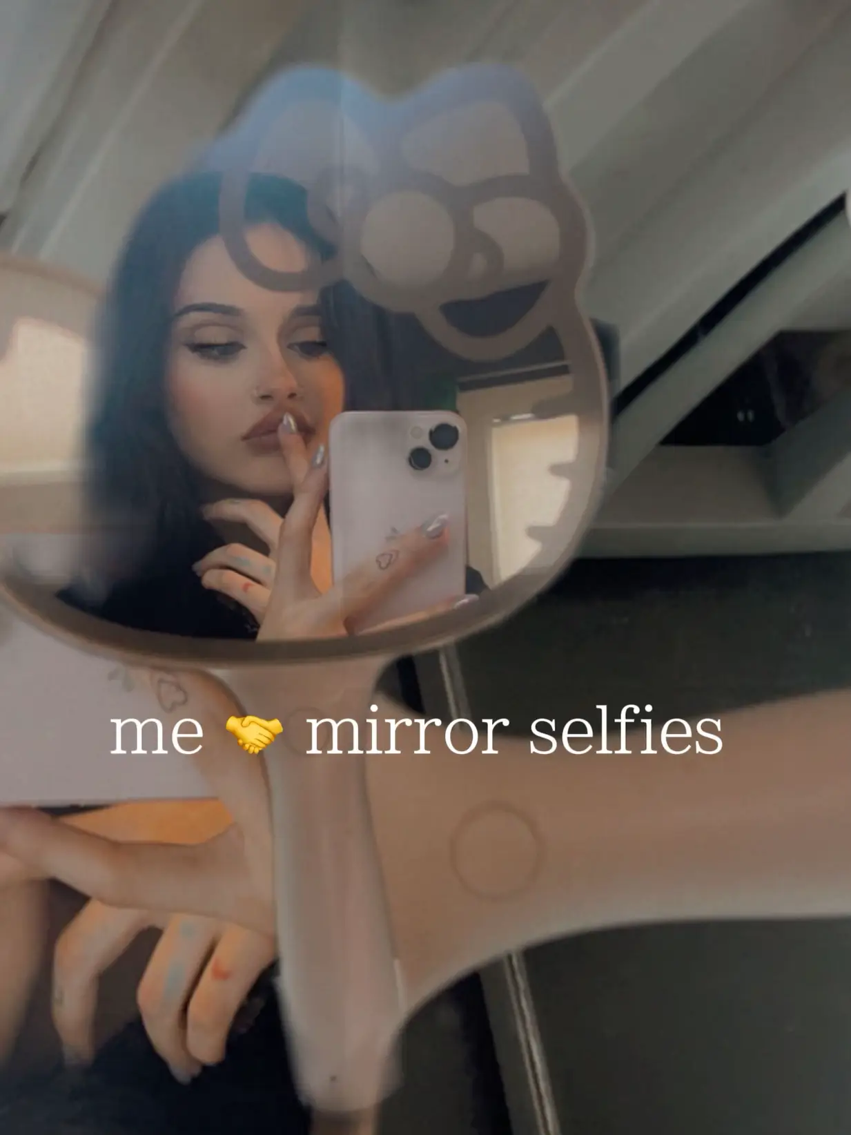 me 🤝 mirror selfies Gallery posted by Winnie Lemon8
