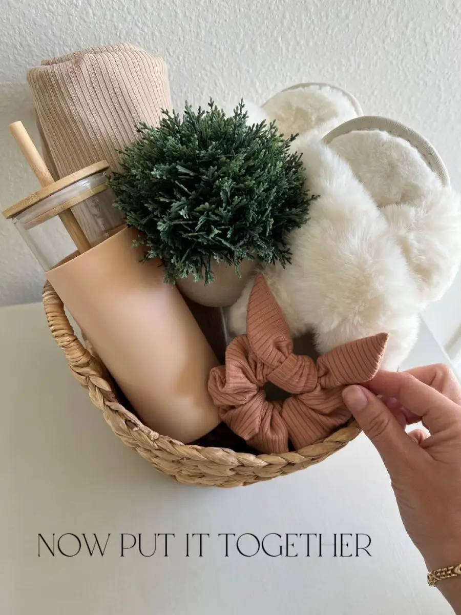 Vanilla mini Stanley 🍨  Cute coffee cups, Christmas gift baskets diy,  Cute cups