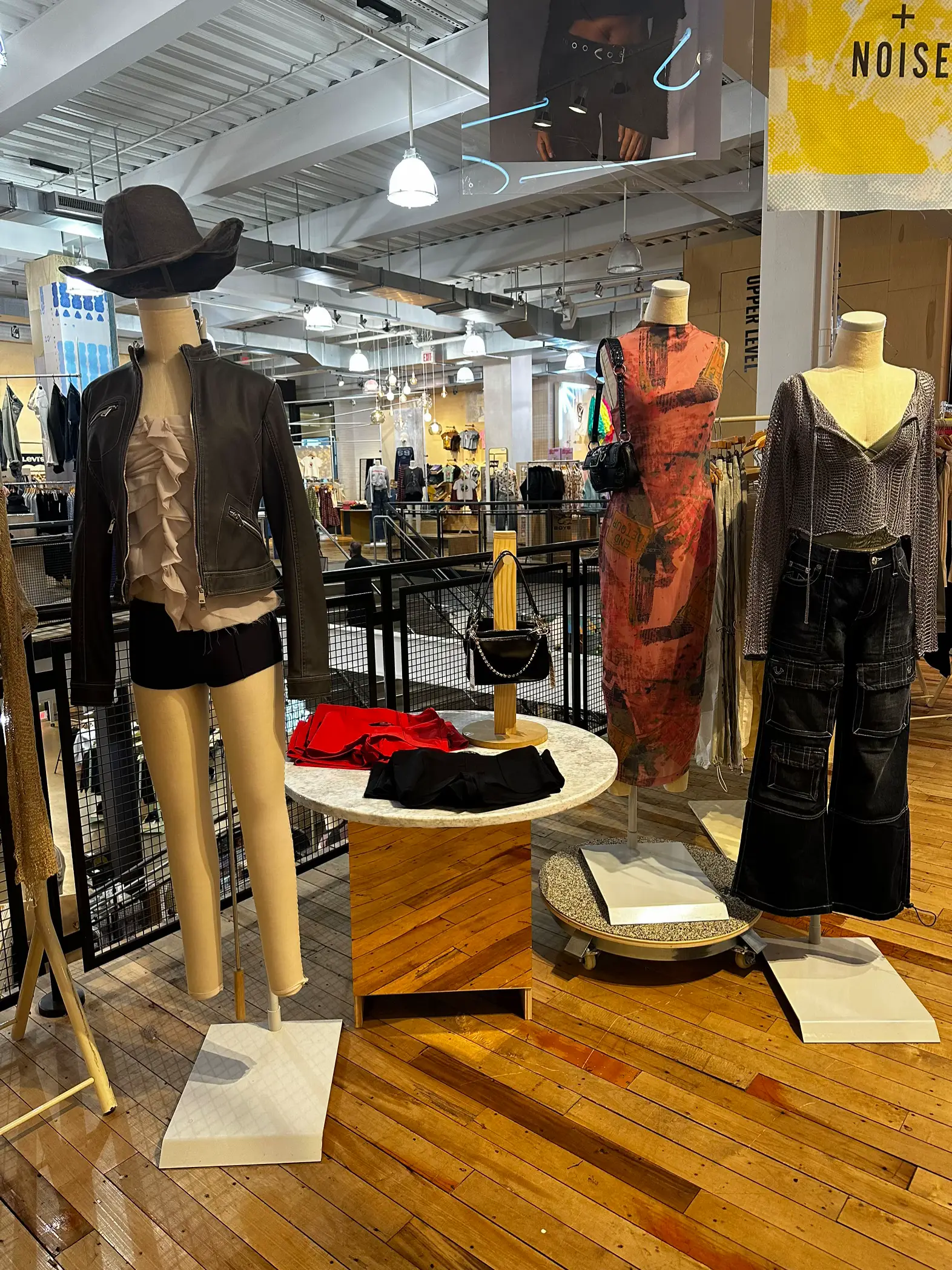 Shopping as an experience: the art of visual merchandising at Brandy  Melville – green is the new black