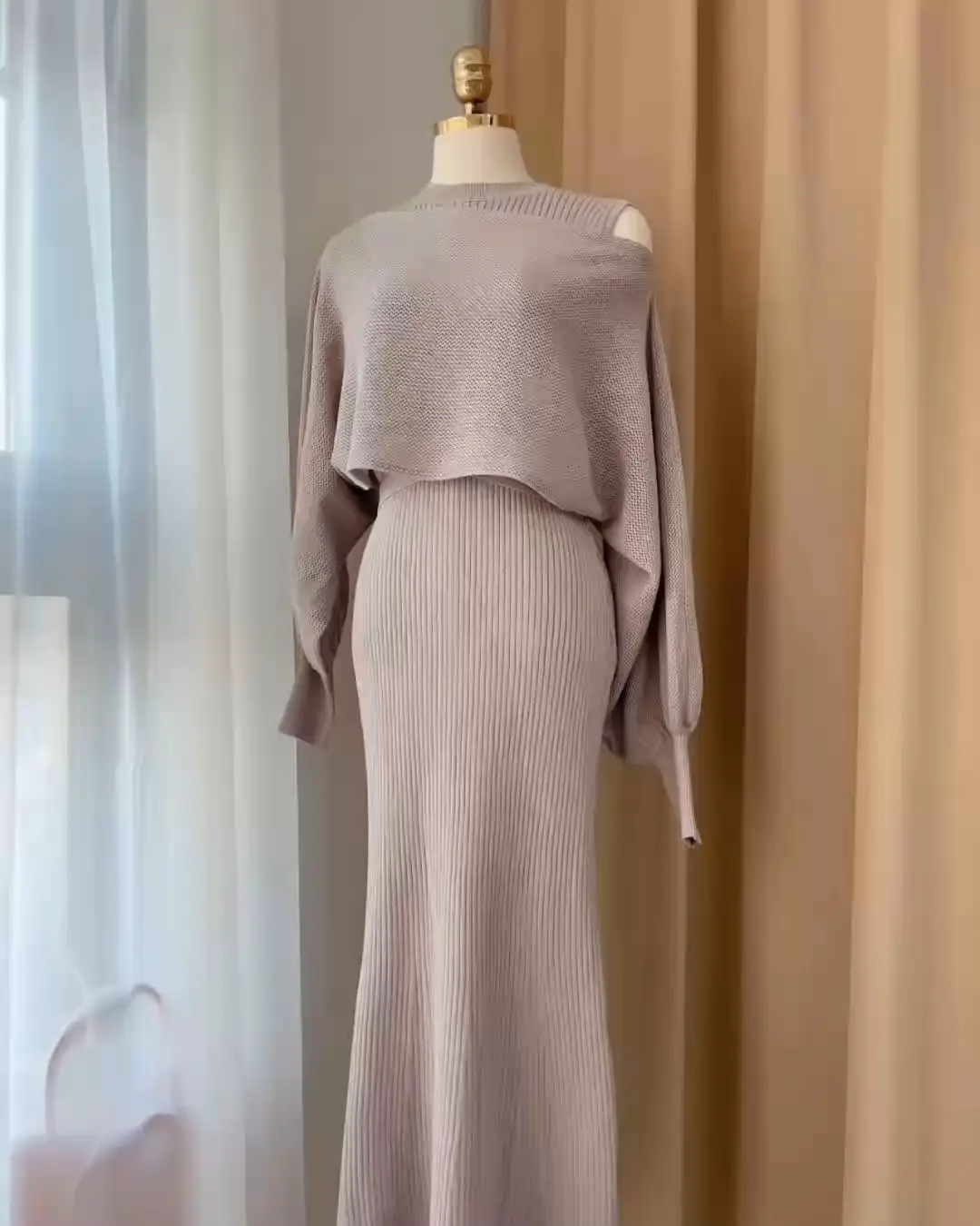 お嬢さま向き🌸✨🤍ワンピースが完璧に体を際立たせ | 莉奈❣️の投稿  