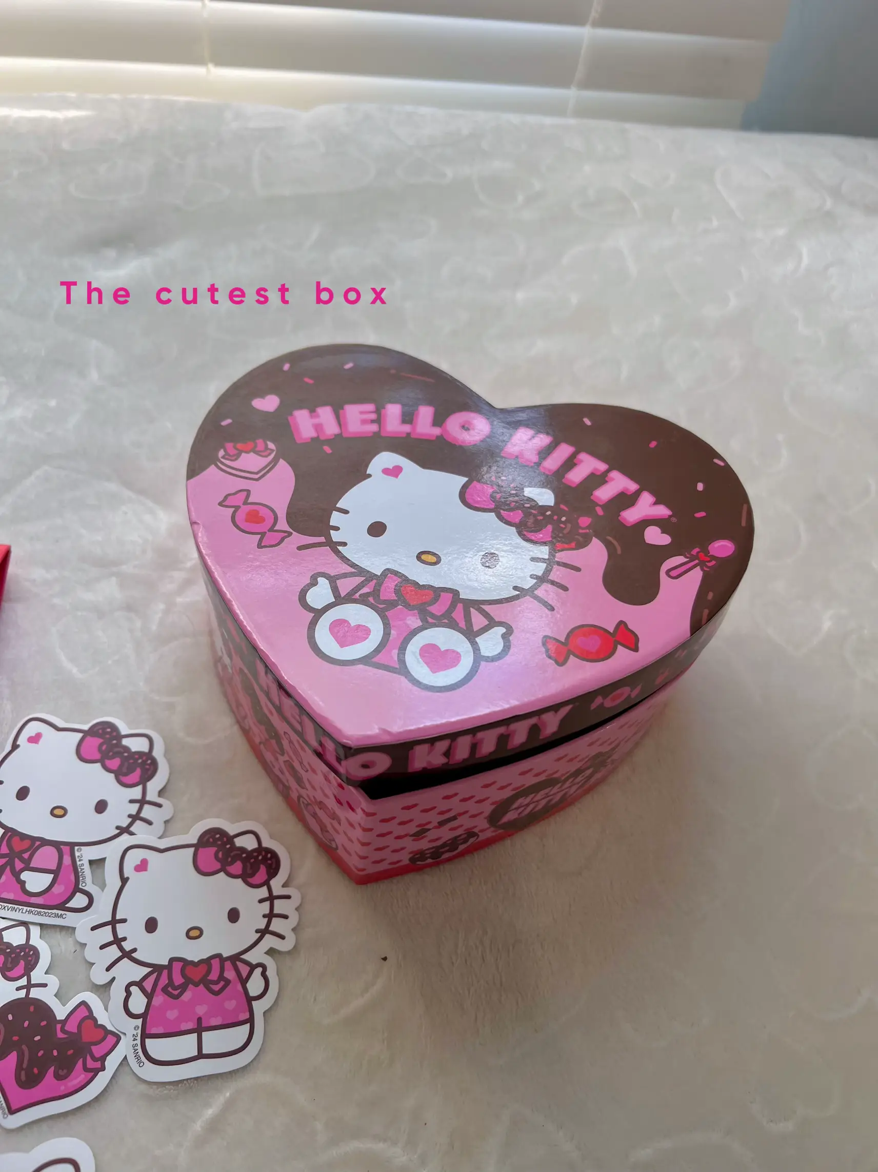 Hello Kitty Valentine's Day Heart Box Gift Set 