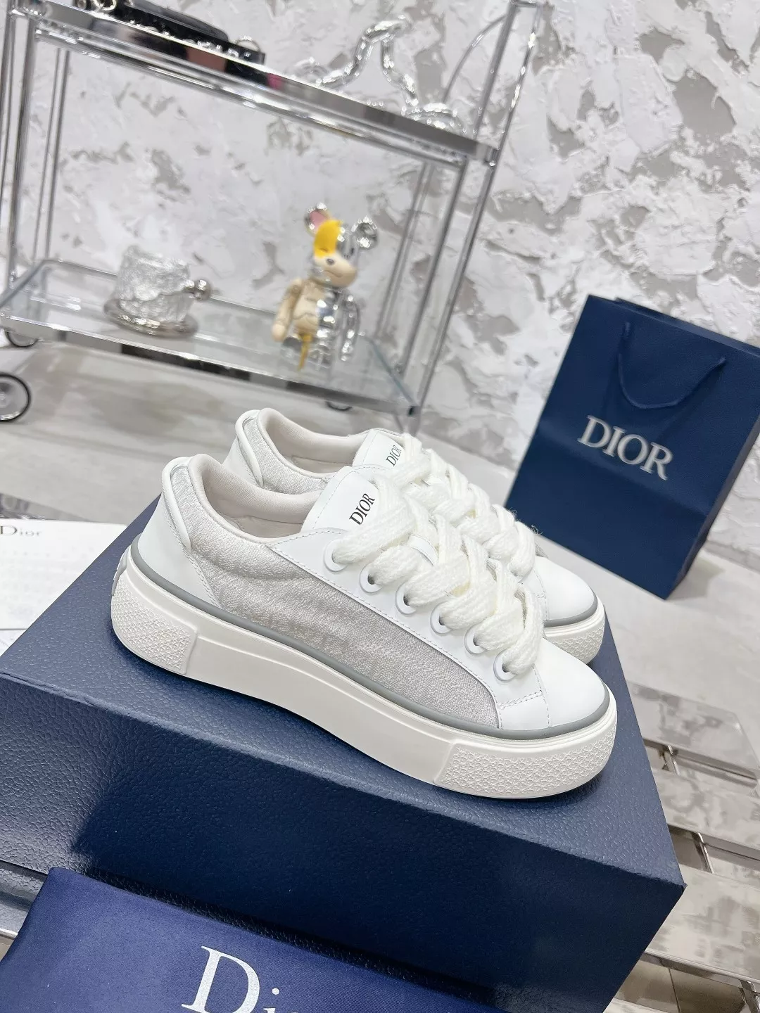 毎日履きたい☆】〈Dior〉B33 スニーカー | 武田 直美が投稿したフォトブック | Lemon8