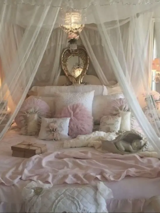 Creating an Aesthetic Coquette Bedroom (+ Inspo)%%page%% - The