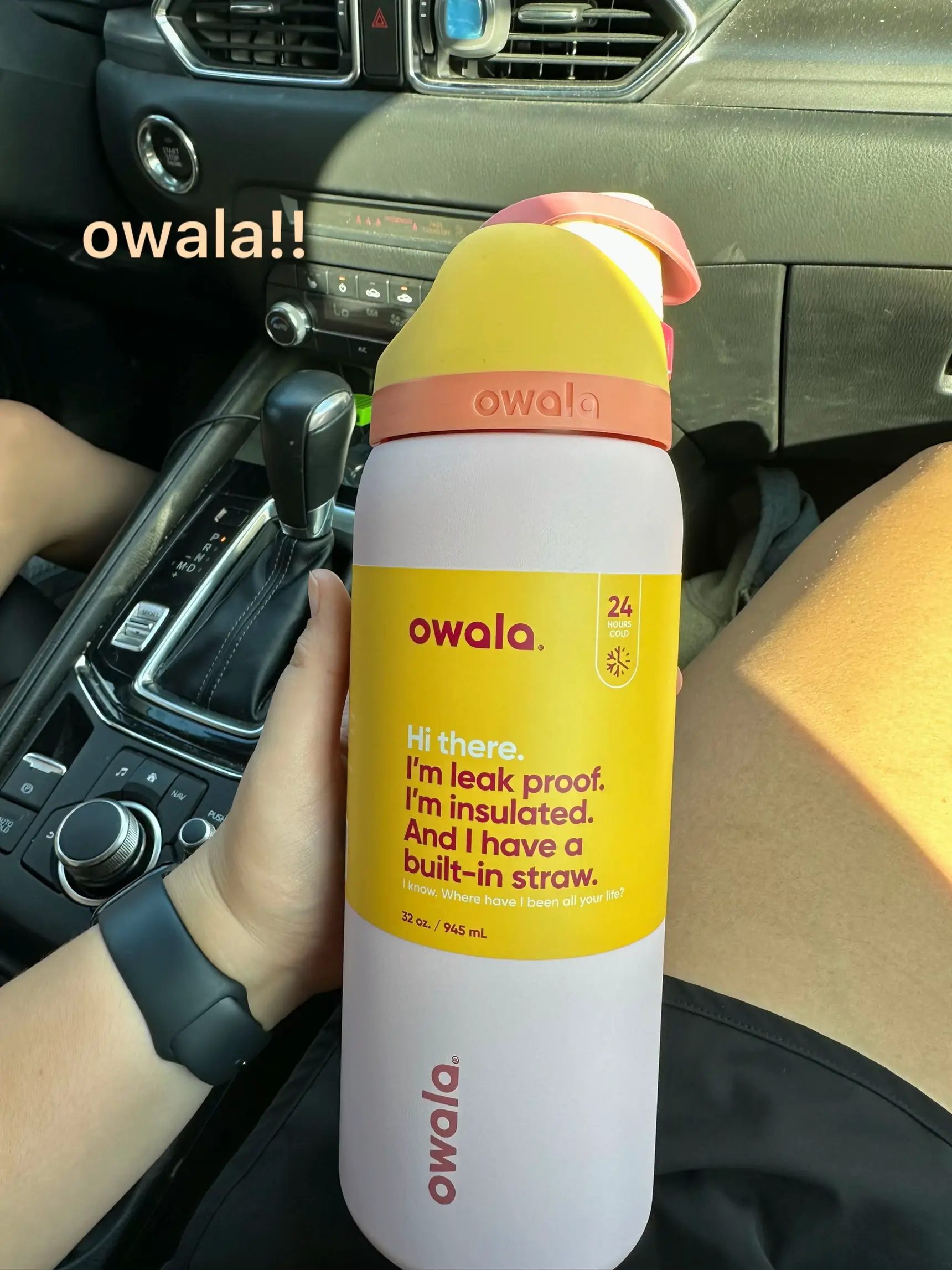 I picked up this 32oz owala in the colorway water in the desert from W, owala water bottle