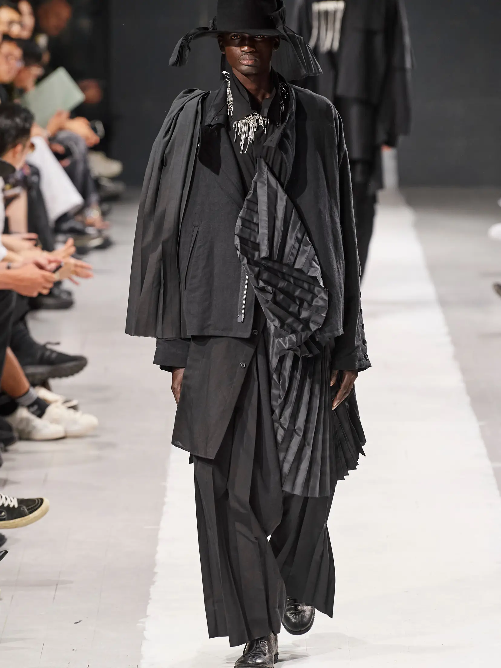 Yohji Yamamoto Spring 2024 Fashion Show Review