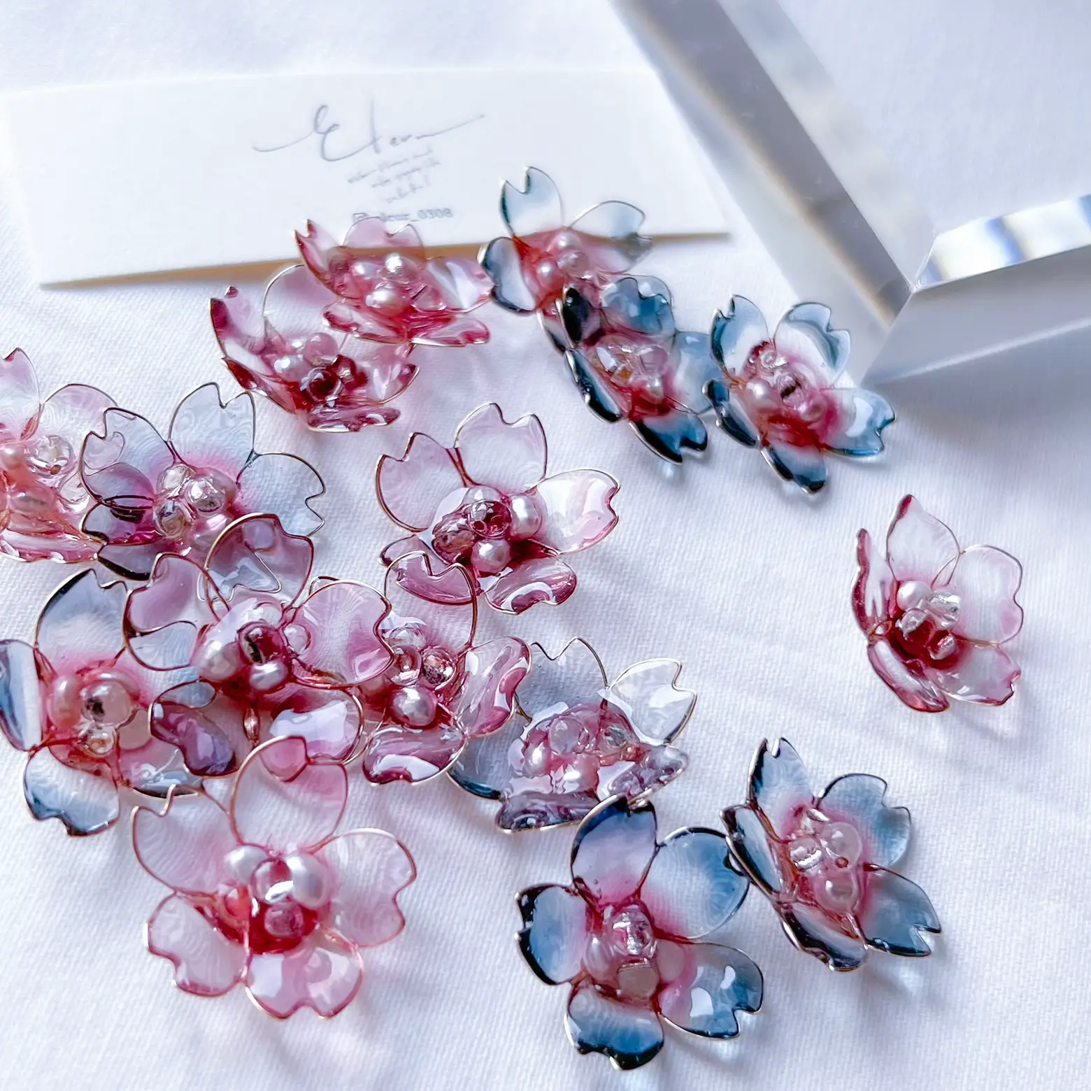 さっきまで黒猫が花火を観ていたようですレジンブローチヘアゴム