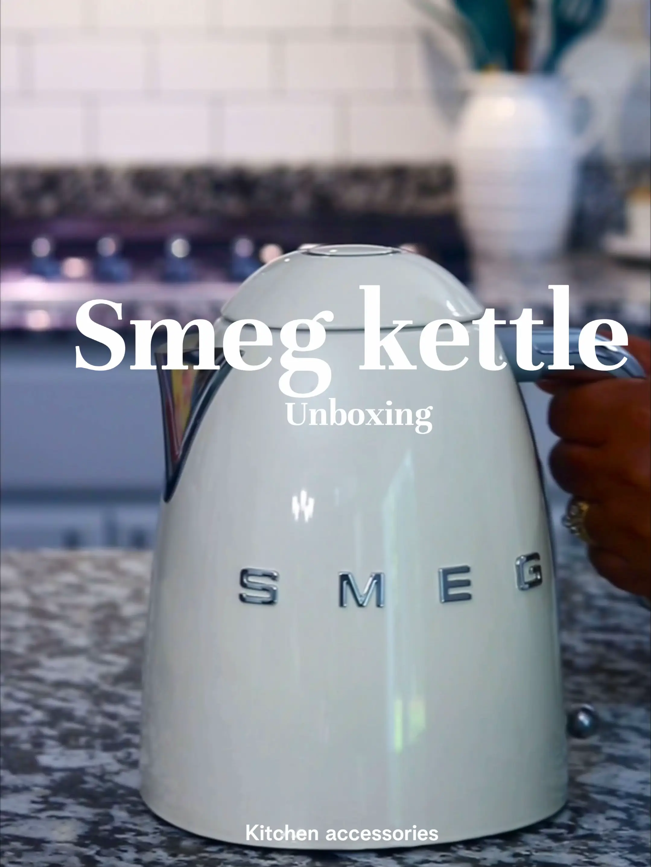 Unpacking the new Smeg hot chocolate maker 