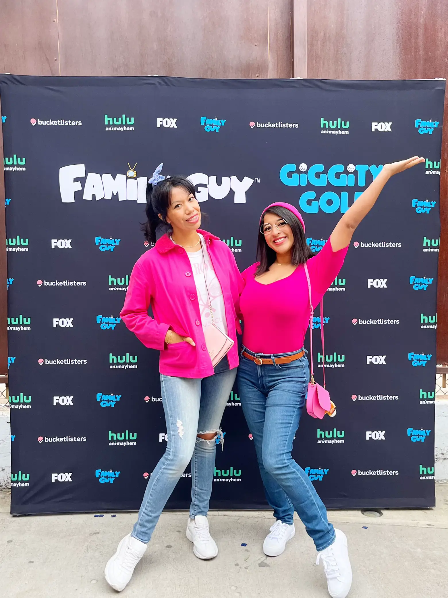 The Family Guy experience Giggity golf DTLA | Steph Robledoが投稿したフォトブック |  Lemon8