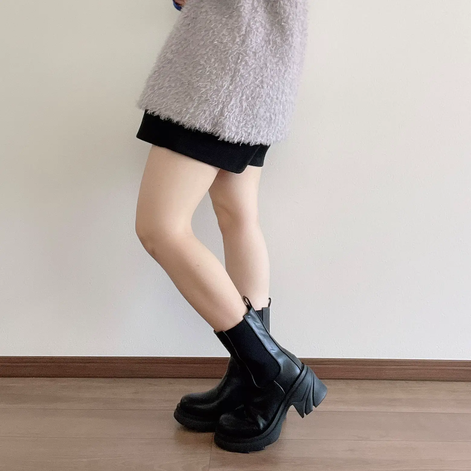 細見え✨半端ない！サイドゴアブーツ? | miu︎︎ ?´-が投稿した 