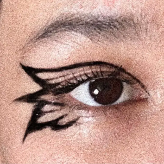 Cool eyeliner on sale