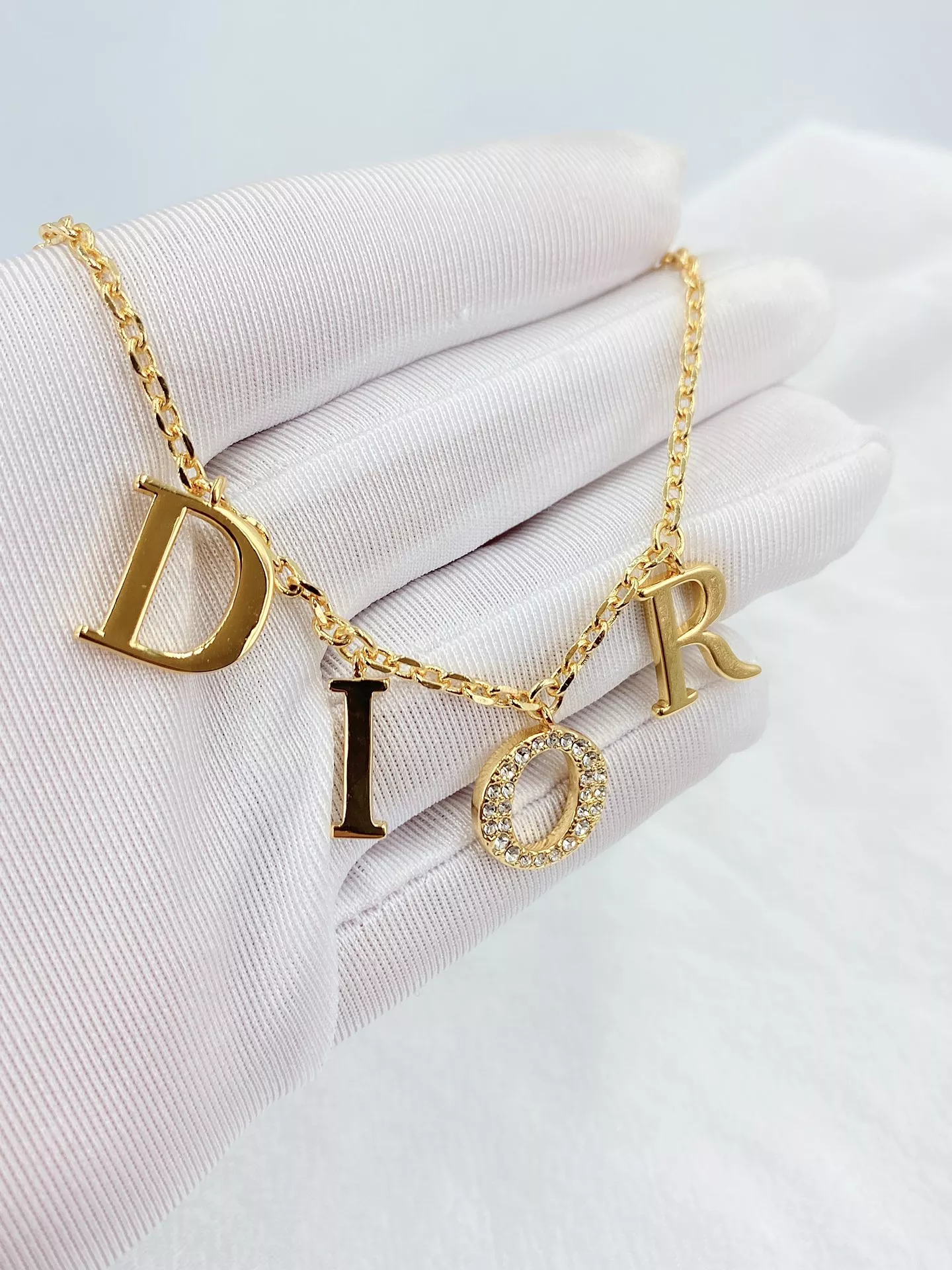 DIOR ☆人気商品☆💋 #ネックレス💍 | Janel Kellyが投稿したフォトブック | Lemon8